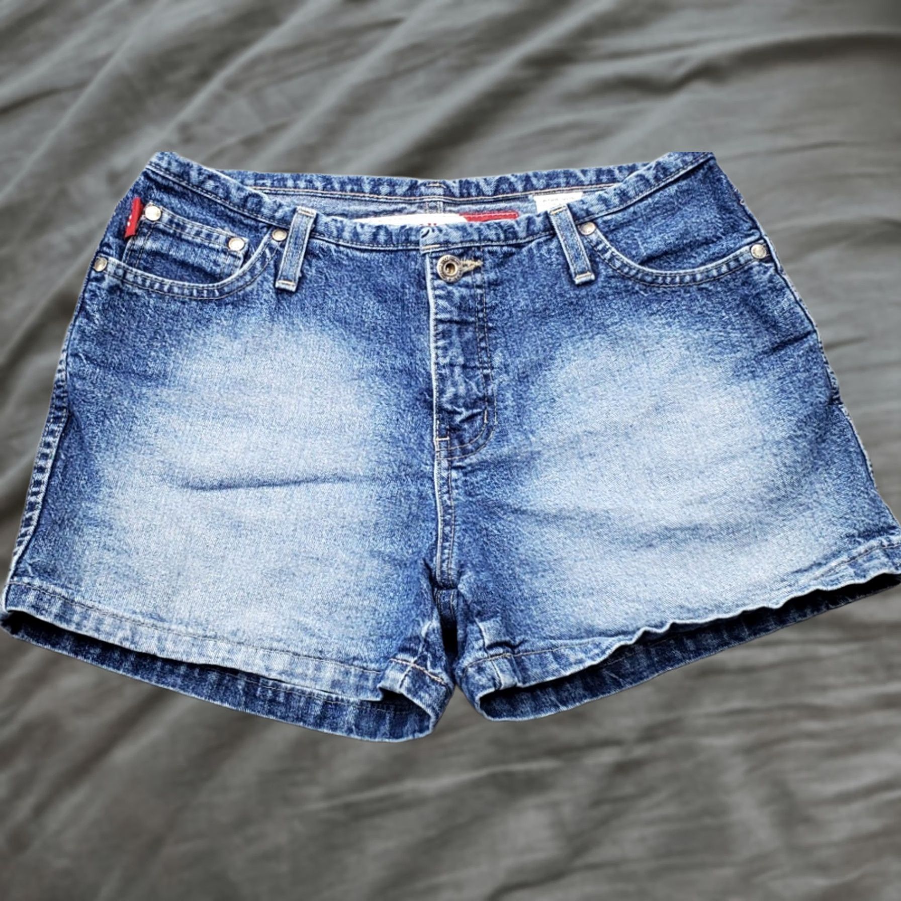 Vintage HYDRAULIC Jeans Chino Shorts Women's 5/6 Blue Denim Medium Wash 5-Pocket Design Size 27" / US 4 / IT 40 - 1 Thumbnail