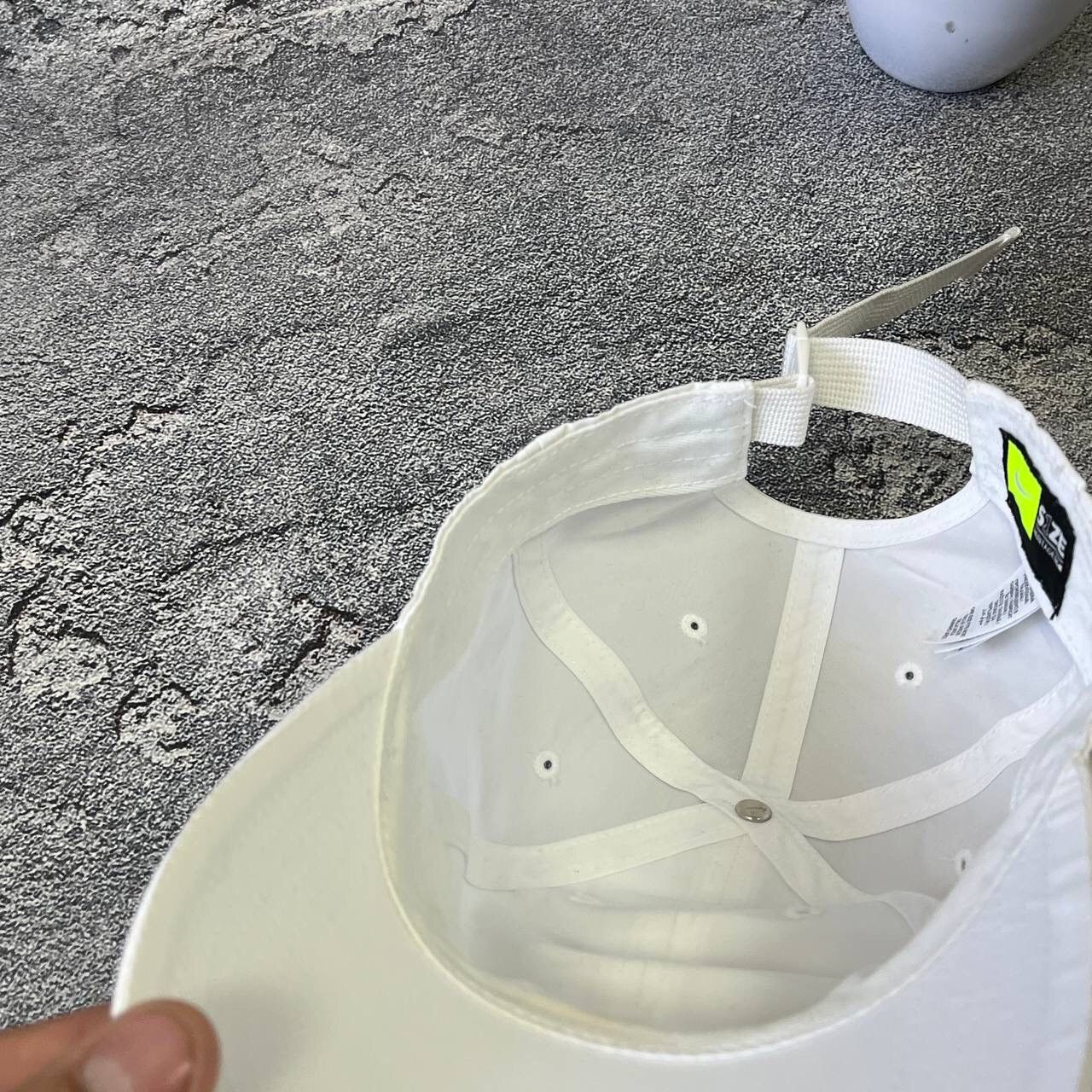 Nike White Nylon Nike Metal Swoosh Baseball Hat Cap Unisex Size ONE SIZE - 6 Thumbnail