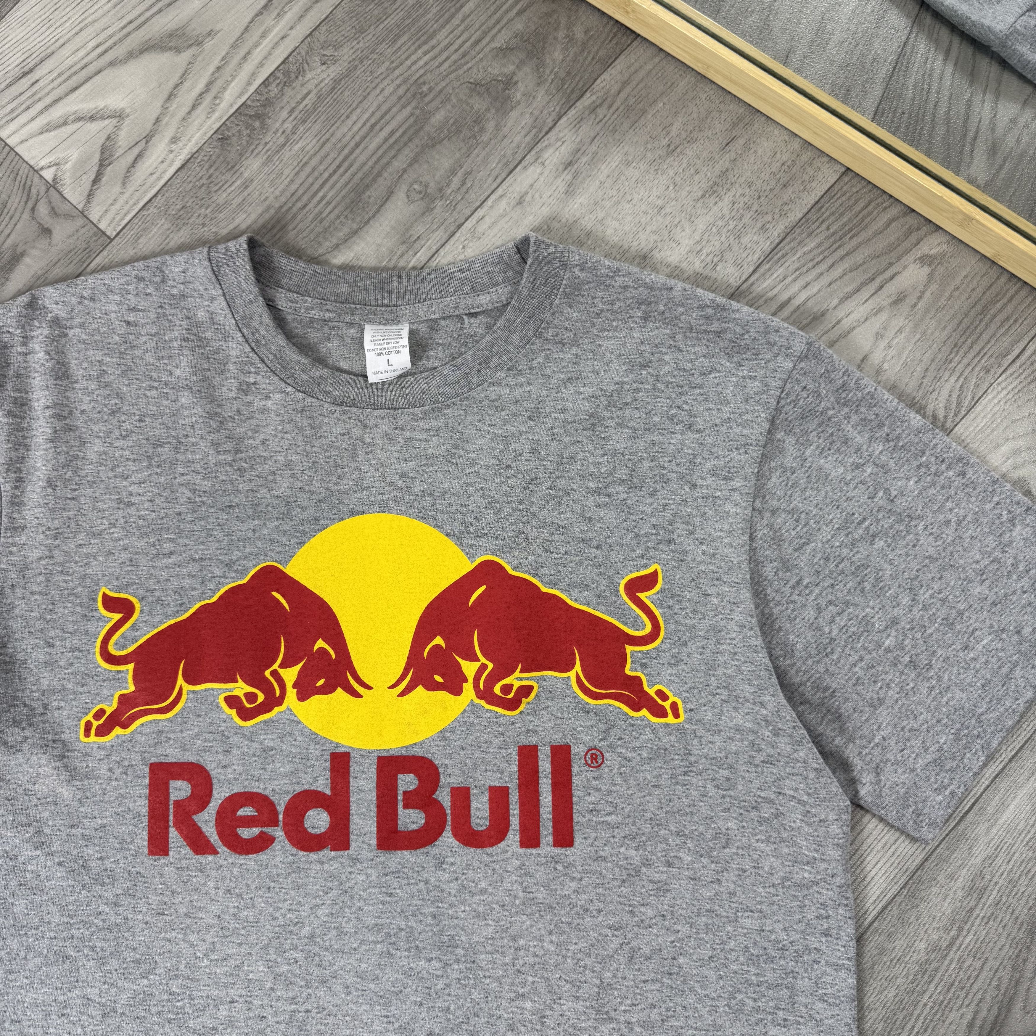 Red Bull Vintage Red Bull 90s Graphic Grey Tee Shirt L Size US L / EU 52-54 / 3 - 2 Thumbnail
