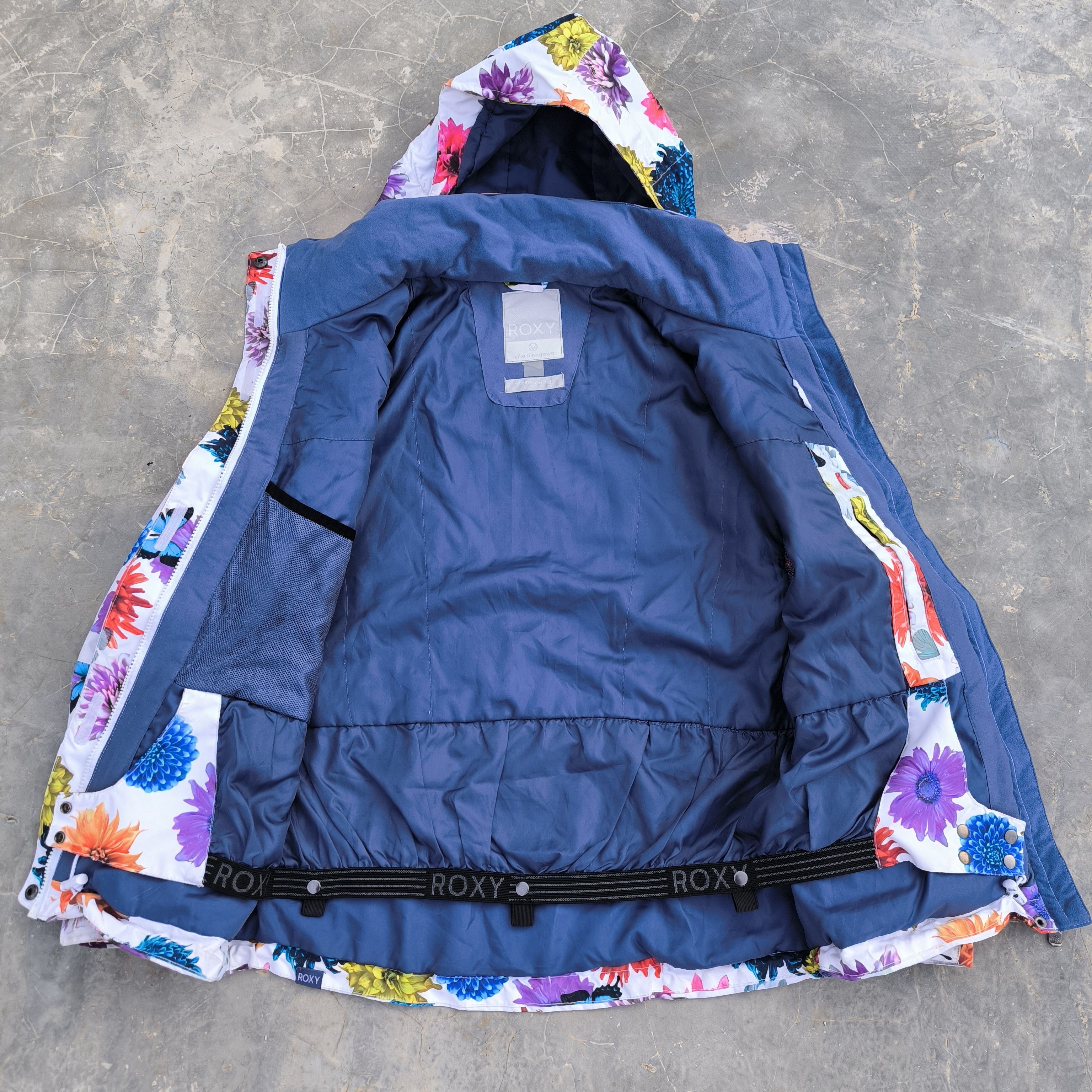 Quiksilver snowboard jacket dry flight roxy x mika ninagawa Size M / US 6-8 / IT 42-44 - 8 Thumbnail