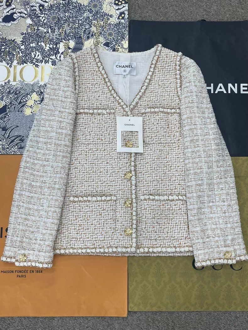 Chanel Chanel 26C gold stitched tweed four-pocket jacket Size XS / US 0-2 / IT 36-38 - 1 Thumbnail