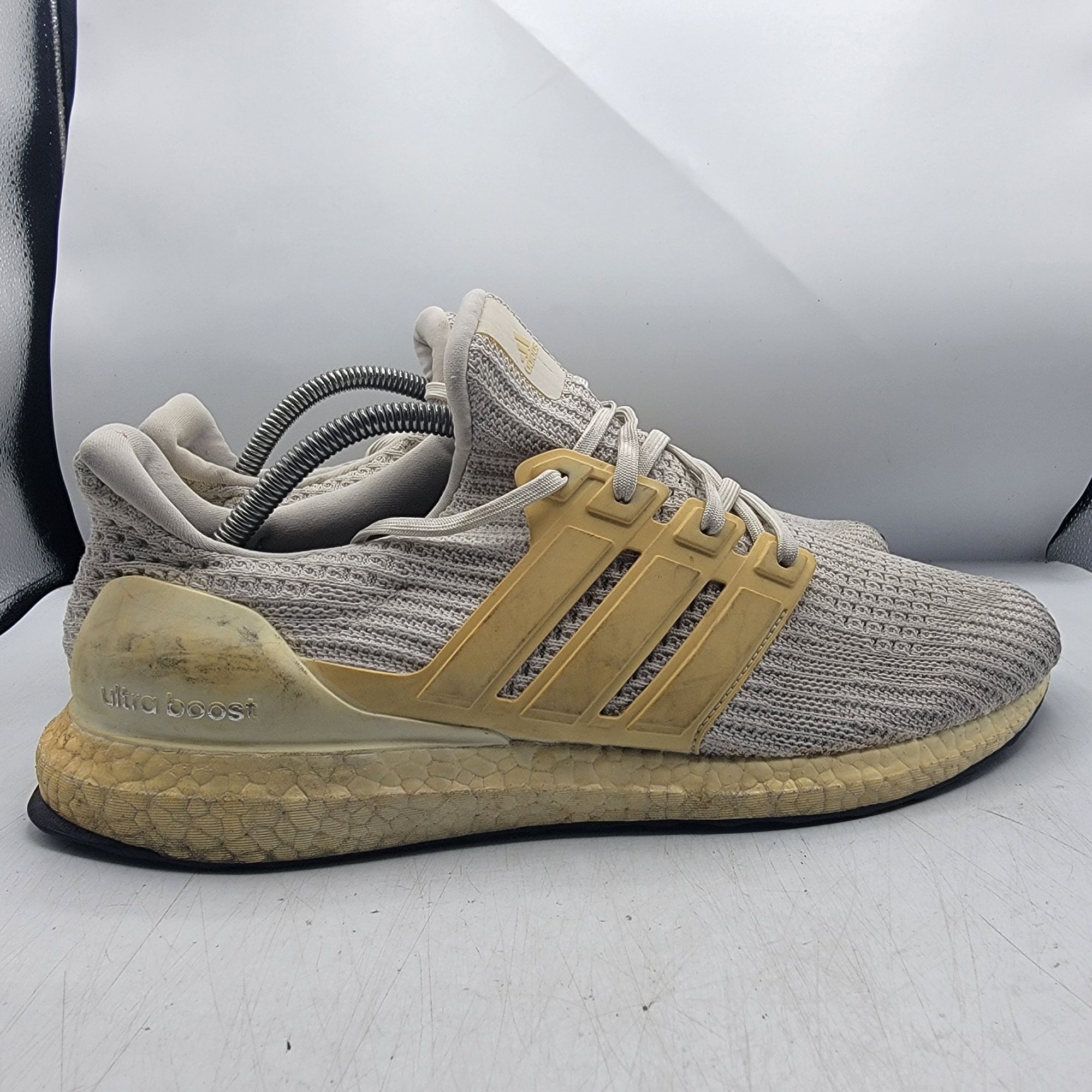 Adidas Adidas Ultraboost 4.0 Mens 11 White Sneaker Shoes Running Wa Size US 11 / EU 44 - 13 Thumbnail