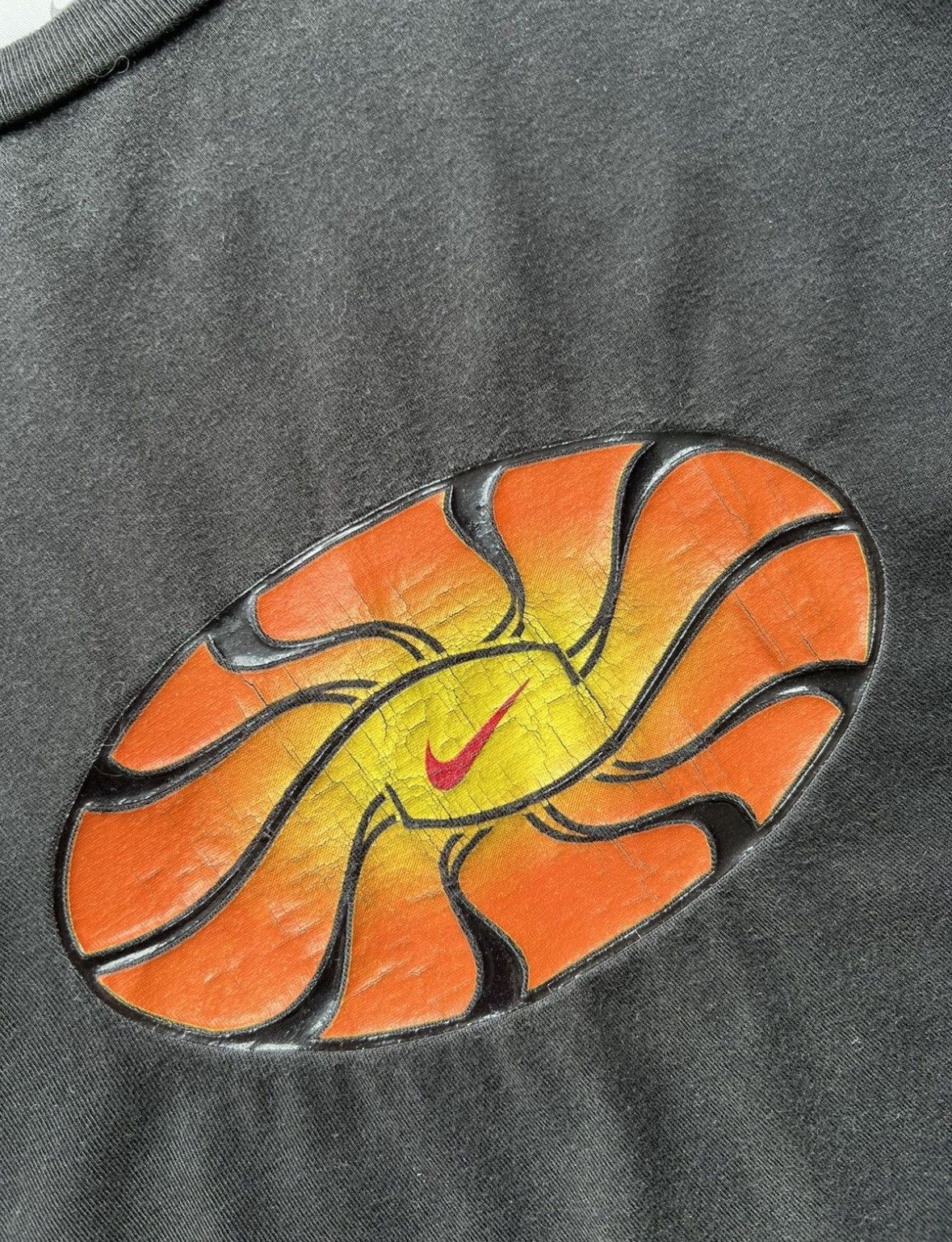 Nike RARE Vintage Nike Distressed T-shirt Size US S / EU 44-46 / 1 - 6 Thumbnail