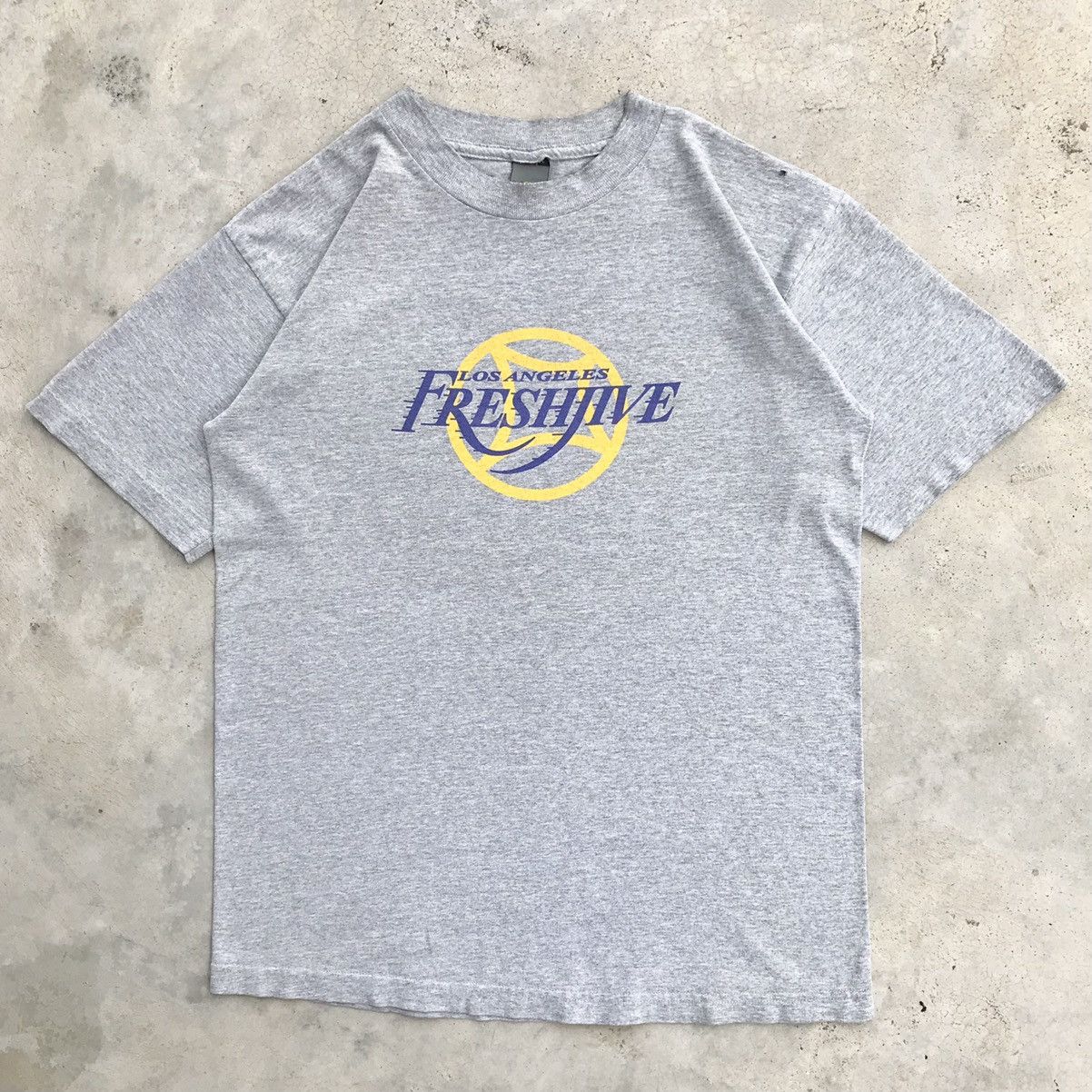 Freshjive × Stussy × Vintage 2000's Freshjive Los Angeles Ripoff Lakers NBA T-Shirt Size US M / EU 48-50 / 2 - 1 Thumbnail