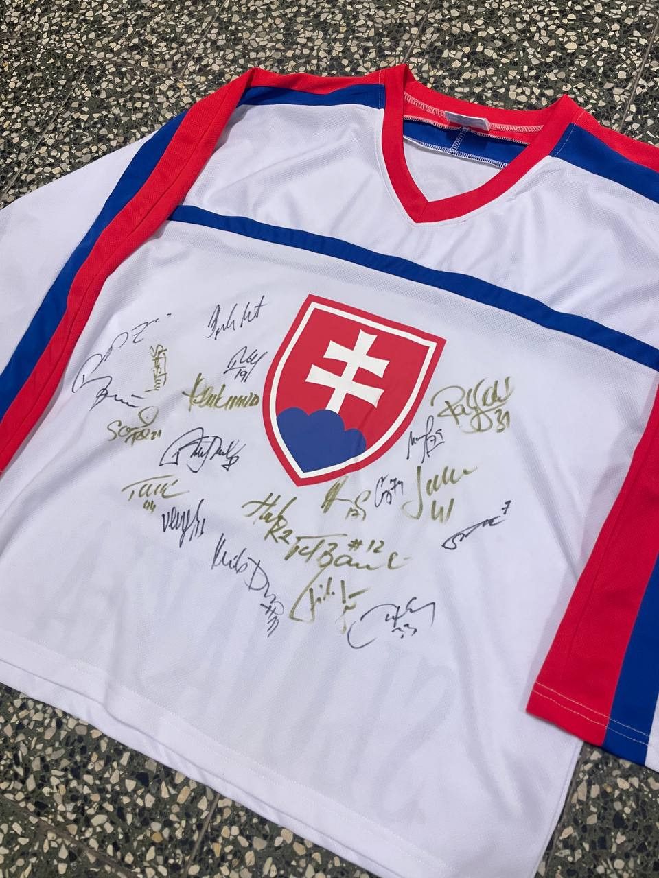 NHL Vintage Slovakia NHL hockey autographed national teamjersey Size US XL / EU 56 / 4 - 3 Thumbnail
