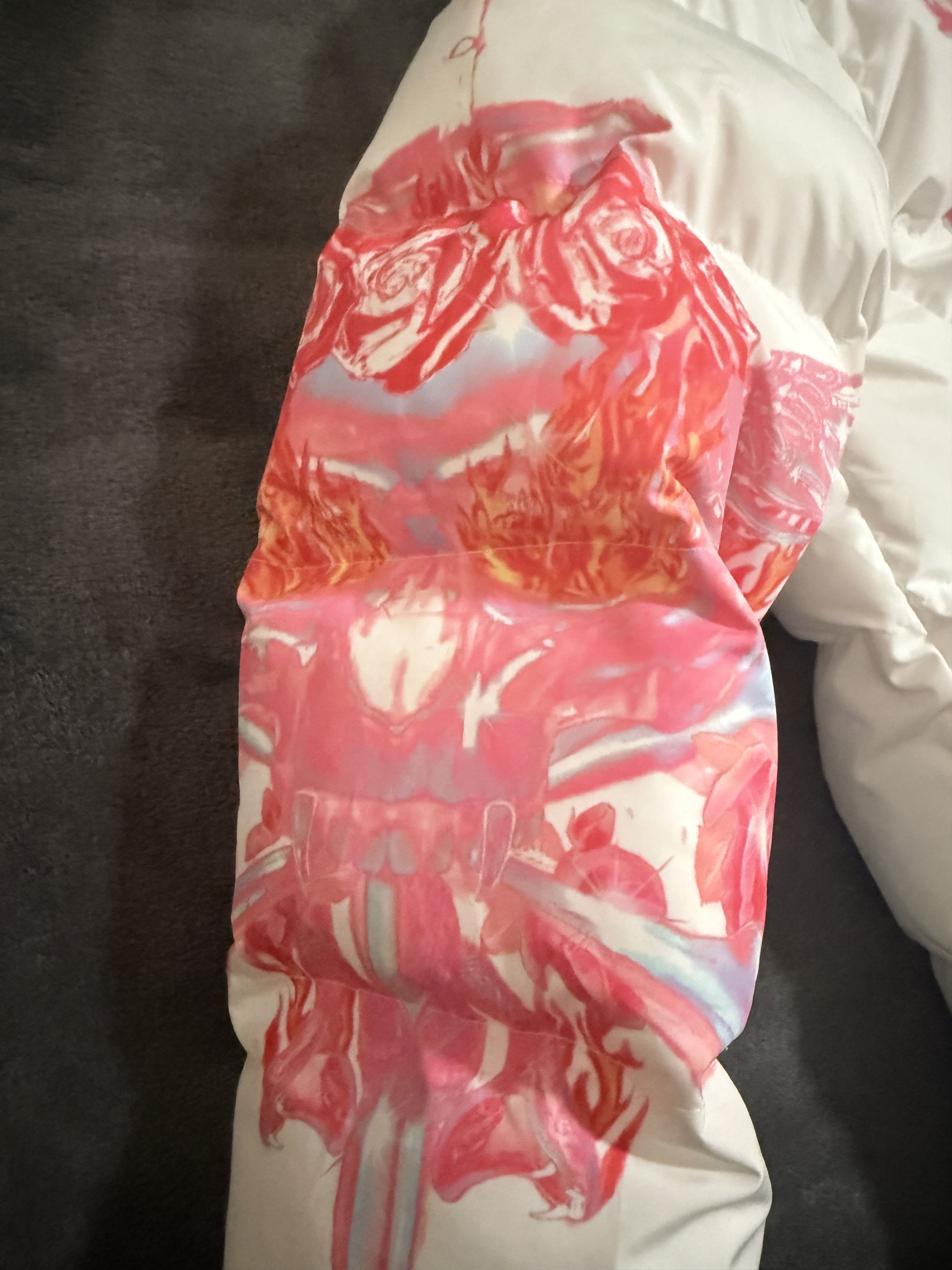 Japanese Brand White Pink Graphic Puffer Jacket Y2K Streetwear Size M Size US M / EU 48-50 / 2 - 3 Thumbnail