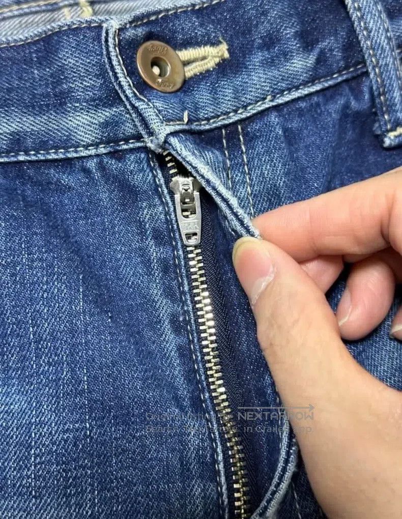 Neighborhood Neighborhood size L Jeans Size US 27 - 6 Thumbnail