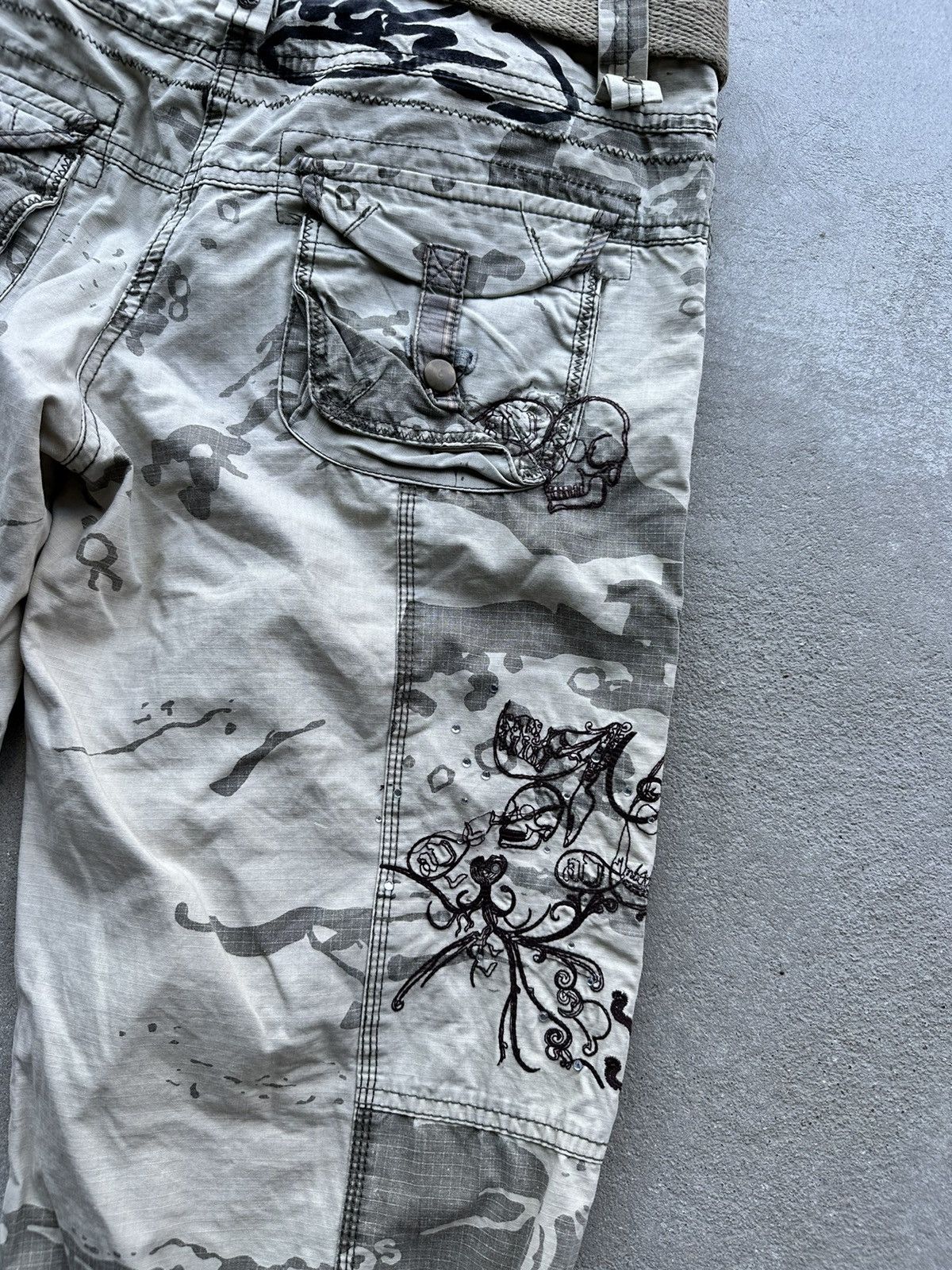 Christian Audigier × Ed Hardy × Vintage Vintage Ed Hardy 3/4 Shorts Size 32" / US 10 / IT 46 - 6 Thumbnail