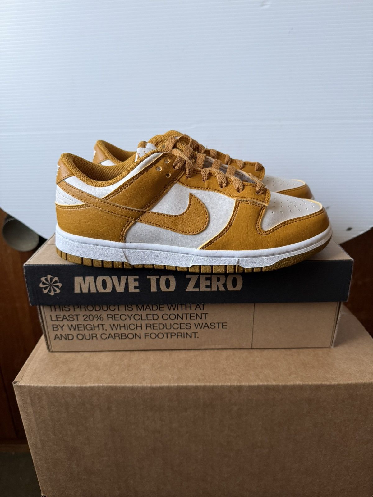 Nike Nike Dunk - Phantom/ Gold - size 7w - 5.5m Size US 7 / IT 37 - 2 Thumbnail