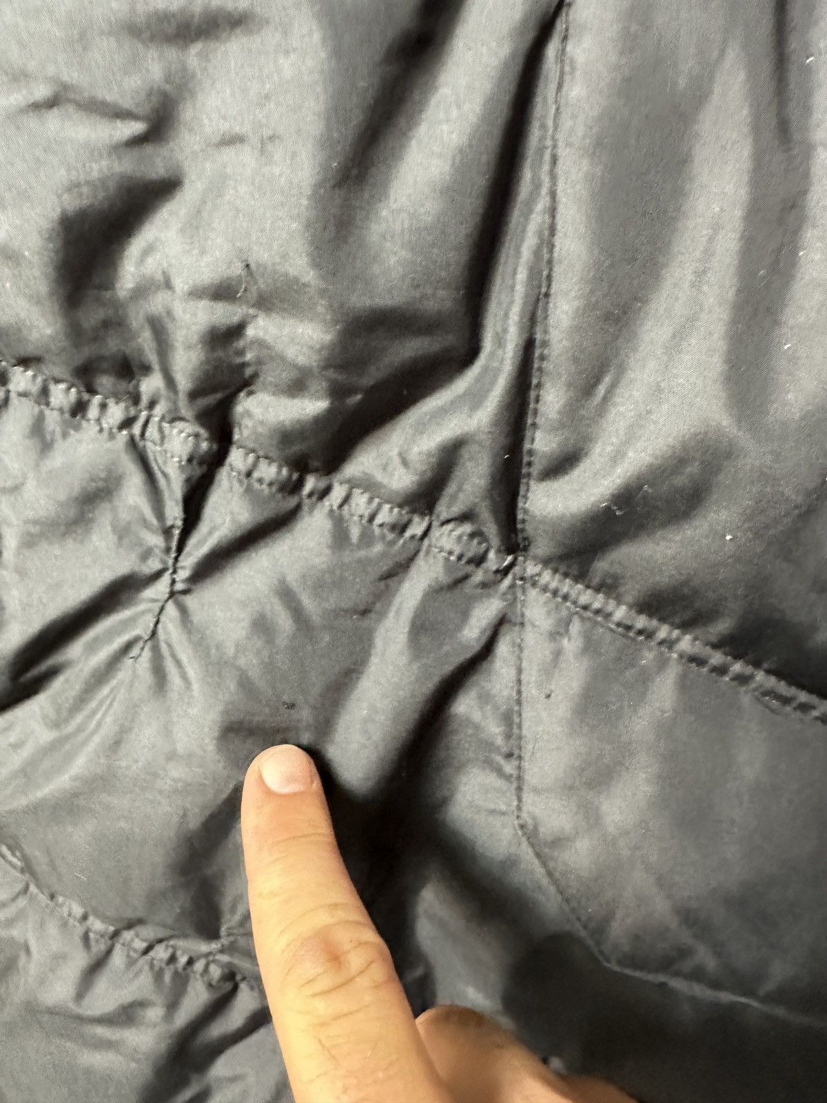 Nike × Vintage Nike Vintage Y2K Distressed Puffer Jacket Size US L / EU 52-54 / 3 - 10 Thumbnail