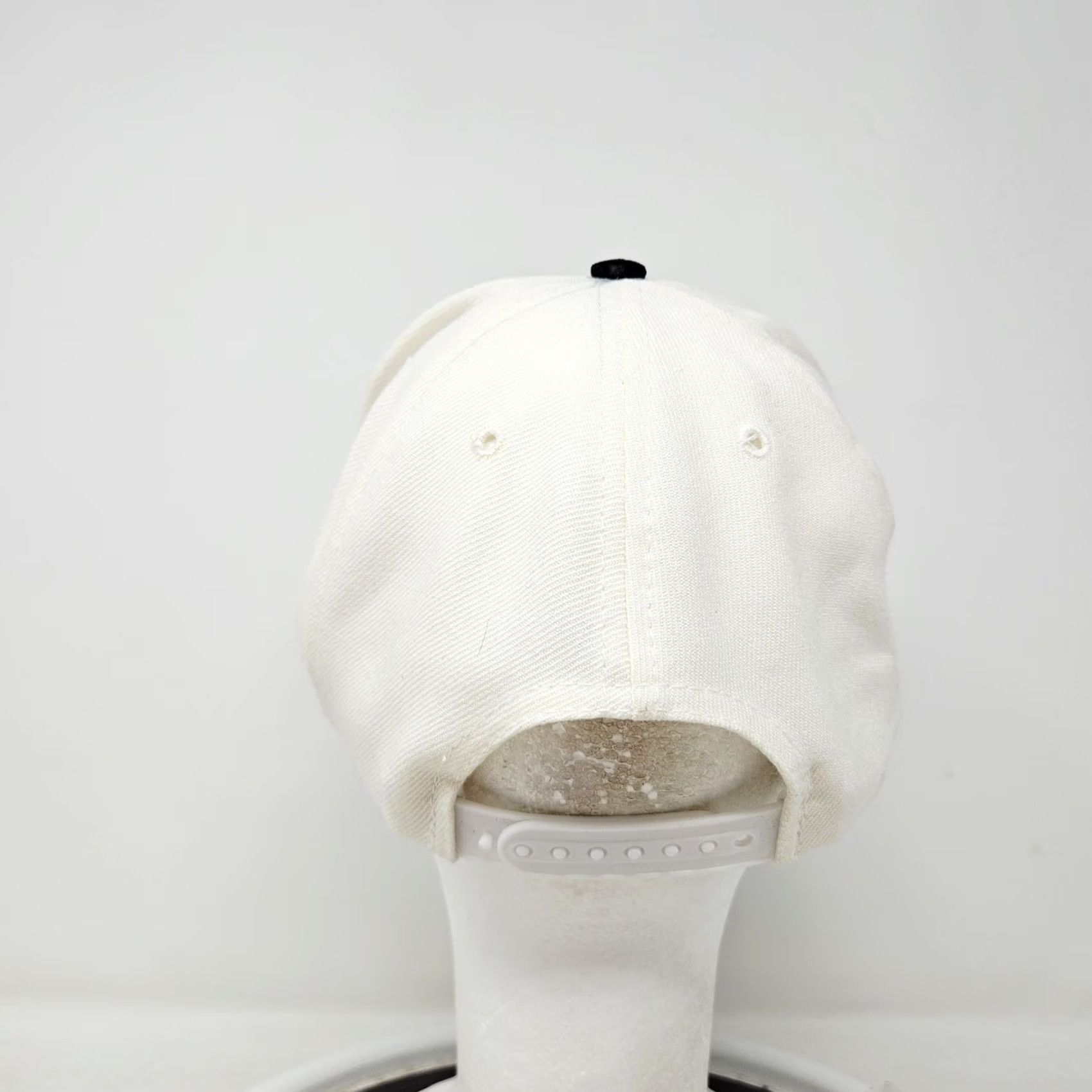 Vintage VINTAGE Otto Cap Tugg Zugg Hat Cap Baseball Snap Back One Size White Mens Tour 2004 Wool Leather Twill Solid Adjustble Casual Spring Summer Fall Size ONE SIZE - 4 Thumbnail