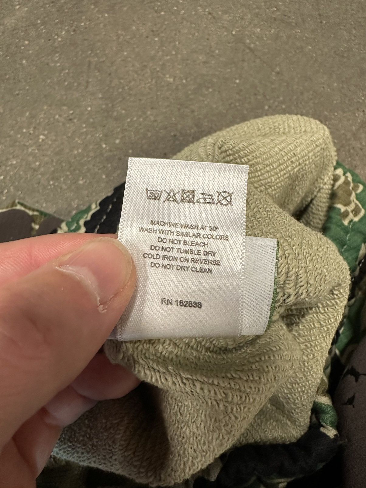 DENIM TEARS Denim tears wreath sweatpants green camo Size US 34 / EU 50 - 6 Thumbnail