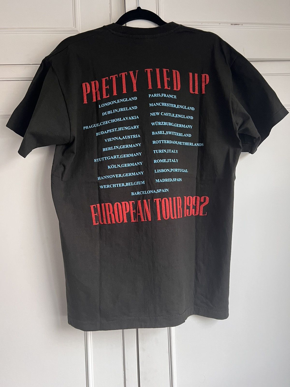 Guns N' Roses × Vintage Guns N’ Roses 1992 Pretty tied up European tour Size US L / EU 52-54 / 3 - 2 Thumbnail