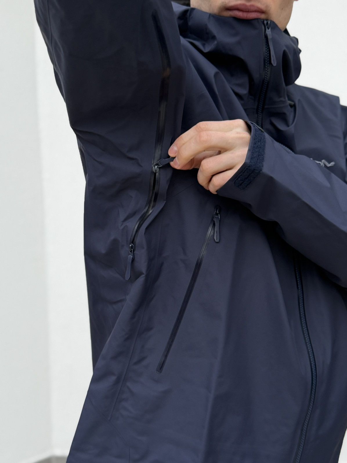 Arc'teryx Arcteryx Jacket Dark Blue / Black Size XL New 100% Authentic Size US XL / EU 56 / 4 - 4 Thumbnail