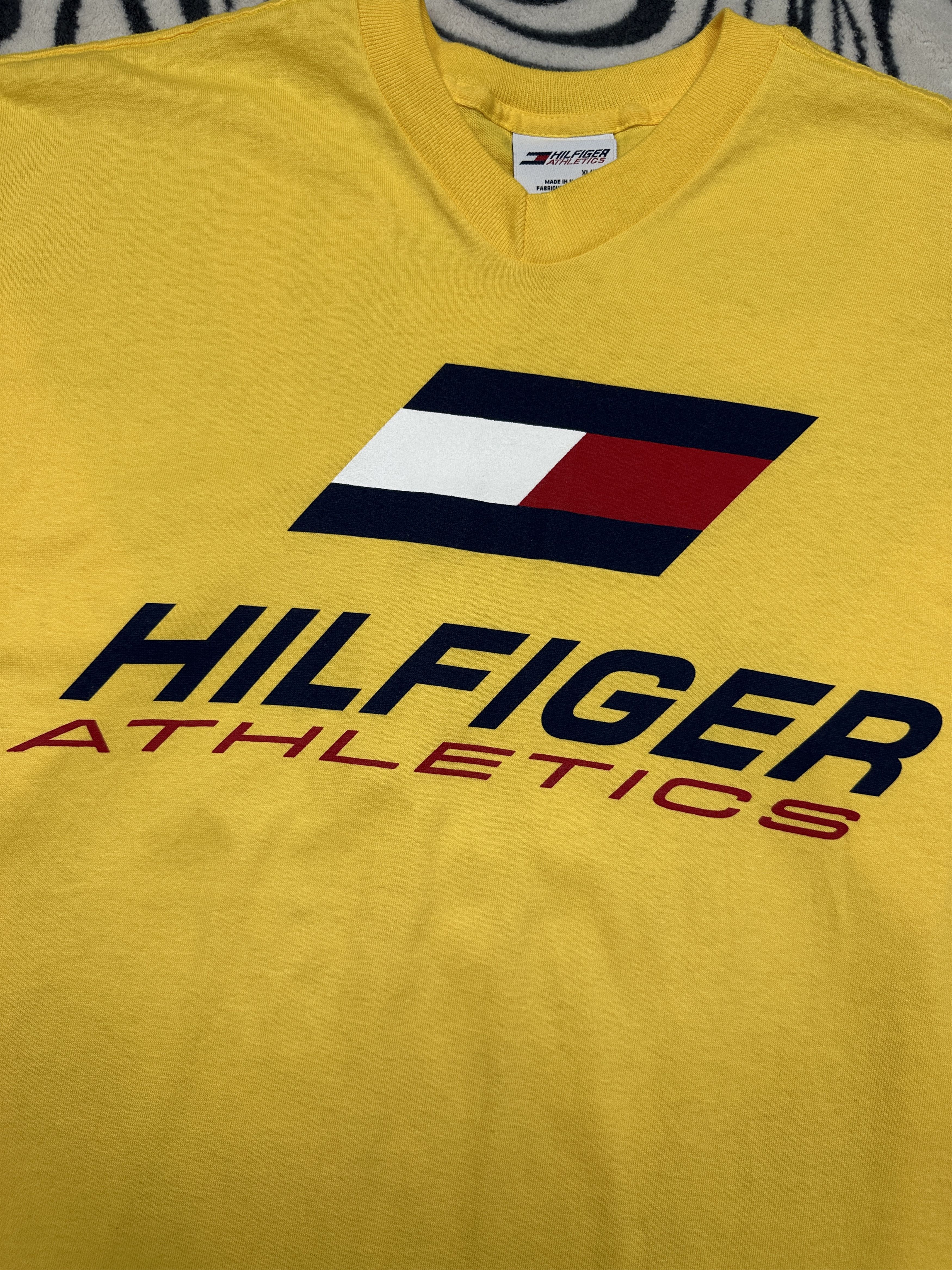 Tommy Hilfiger Tommy Hilfiger Athletics Vintage Mens T-Shirt Made in USA Size US XL / EU 56 / 4 - 3 Thumbnail