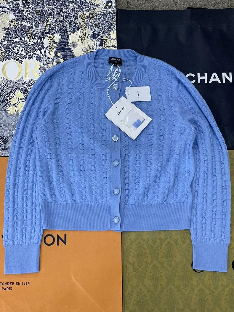 Chanel Chanel 24B Blue Cashmere Cardigan Size US M / EU 48-50 / 2 - 1 Thumbnail
