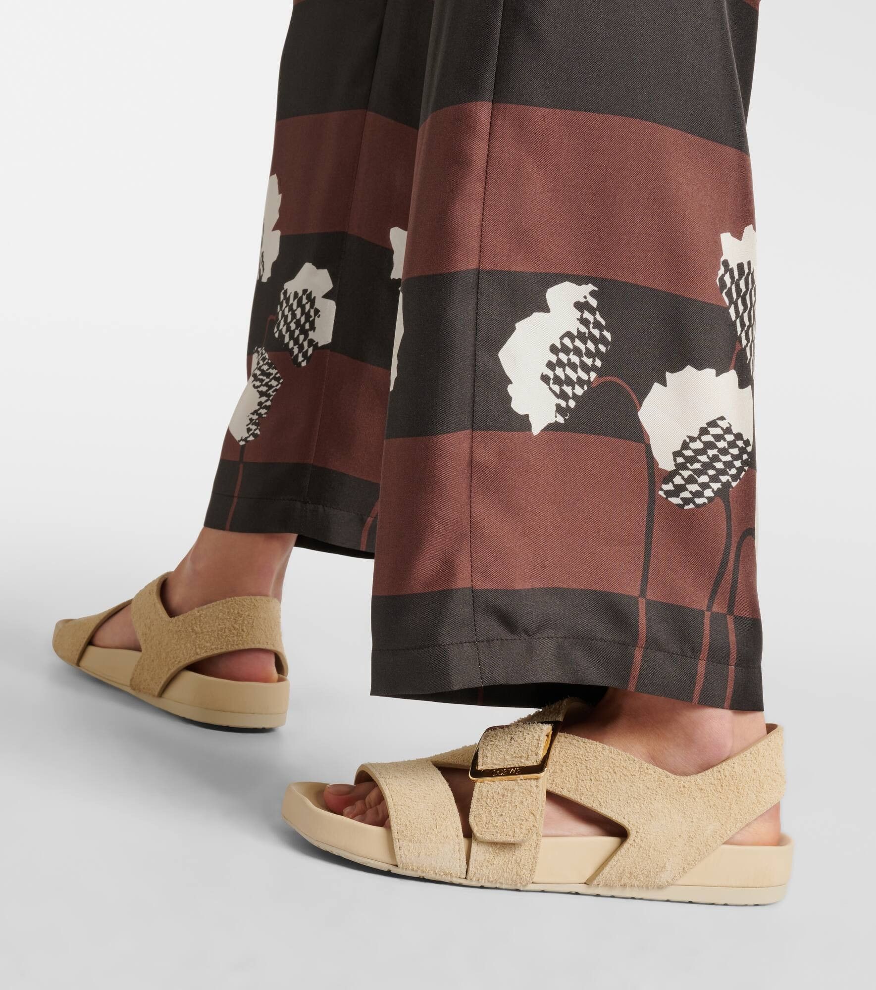 Loewe o1in1g0426 Ease Buckle Sandals in Oat Milk Size US 8 / IT 38 - 7 Thumbnail