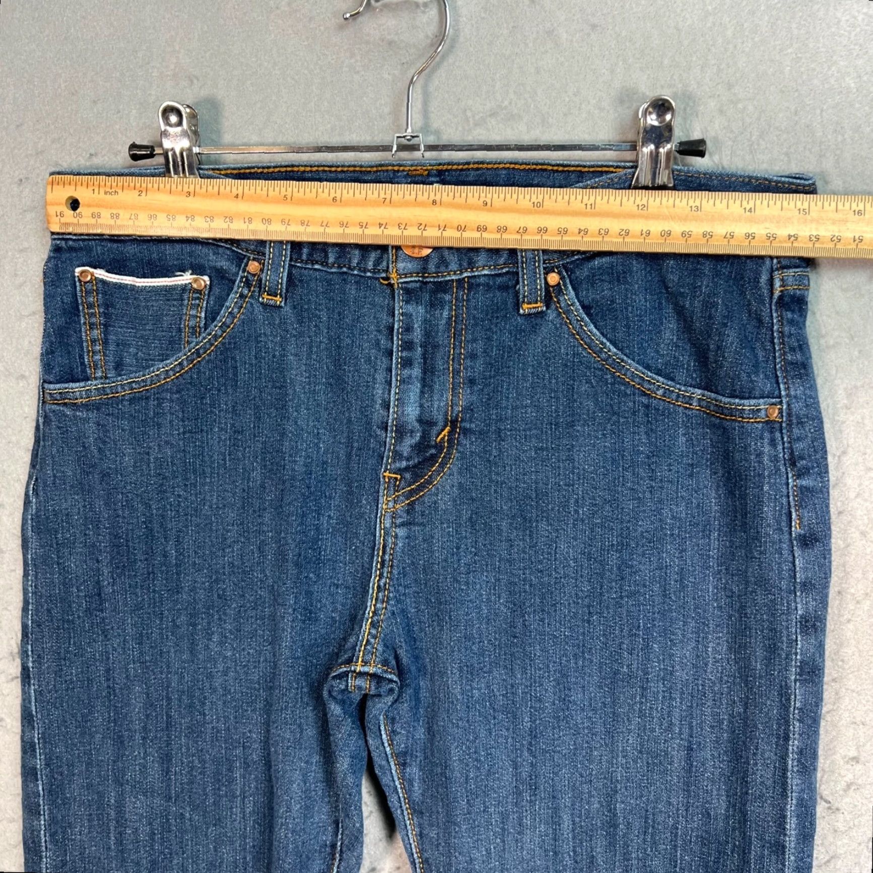 Levi's Levi's Womens Jeans 29 Boyfriend Skinny Fit Blue Medium Wash Denim Pants Adult Womens 29 Blue 5-Pocket Design Inseam 25 Jeans Mens Womens Girls Size 29" - 5 Thumbnail