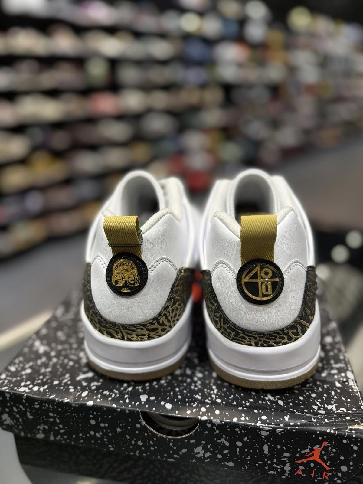 Nike Nike Jordan Spizike Low White Metallic Gold Men's SIZE 13 Size US 13 / EU 46 - 6 Thumbnail