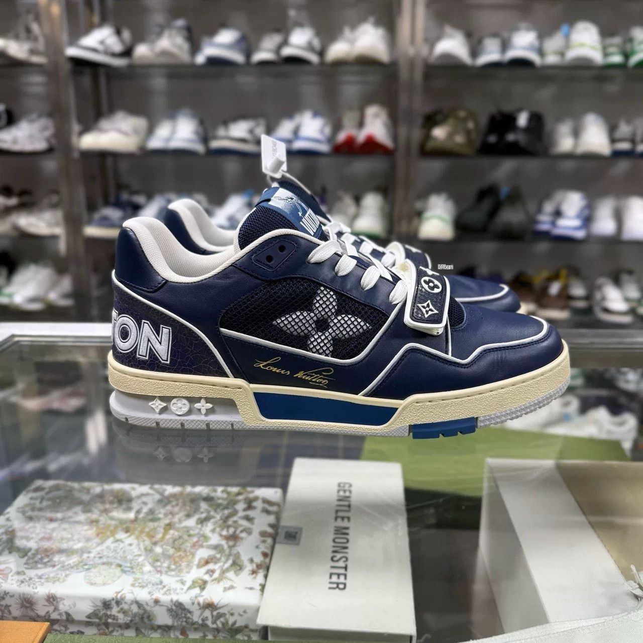 Louis Vuitton LV Trainer Japan Limited Edition Size US 10 / EU 43 - 2 Thumbnail