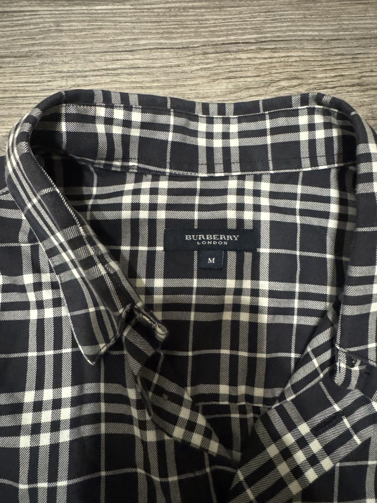 Burberry Burberry short sleeved button down Size US M / EU 48-50 / 2 - 2 Thumbnail