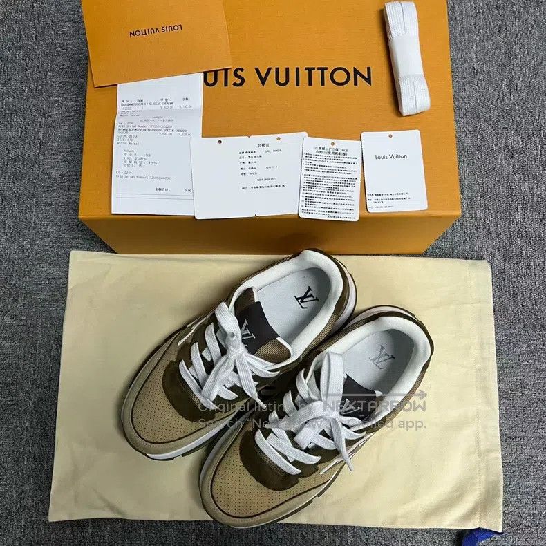 Louis Vuitton Louis Vuitton Brown suede cow leather round-toed lace-up l Size US 7 / EU 40 - 1 Thumbnail