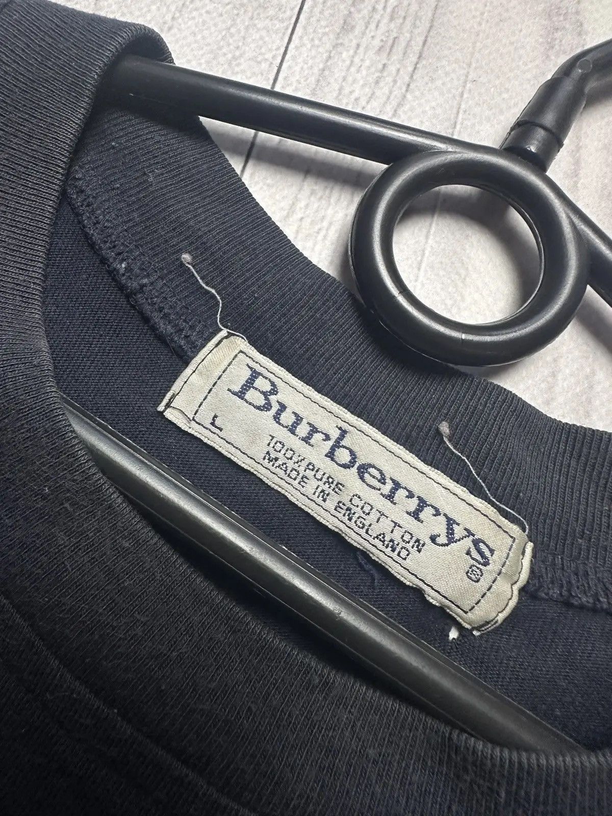 Burberry Vintage Burberrys logo tee size L distressed Size US L / EU 52-54 / 3 - 5 Thumbnail