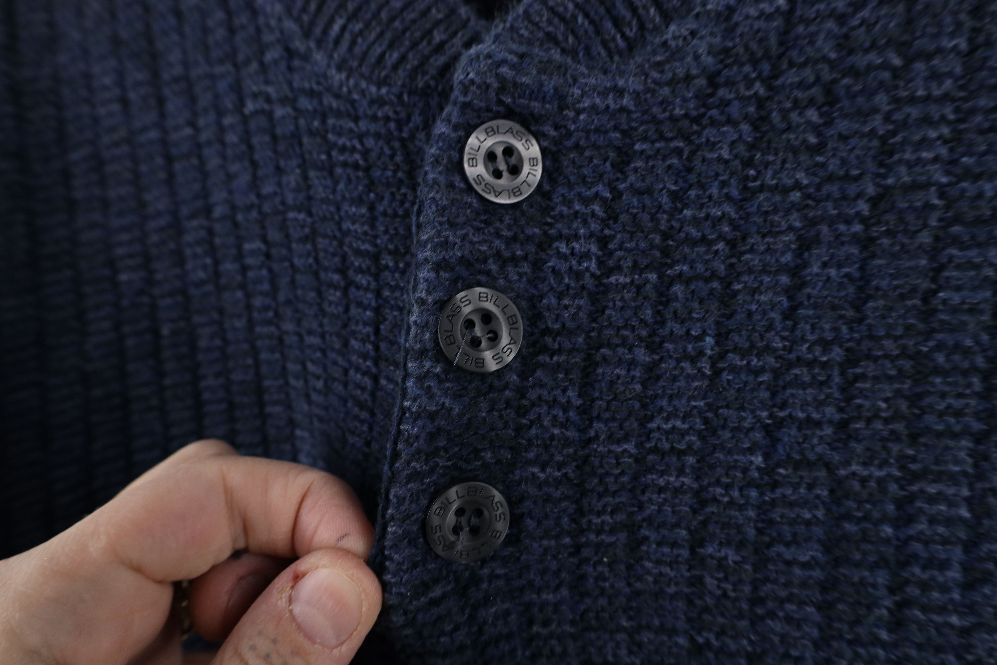 Vintage Vintage 90s Streetwear Textured Knit Henley Sweater Blue USA Size US L / EU 52-54 / 3 - 6 Thumbnail