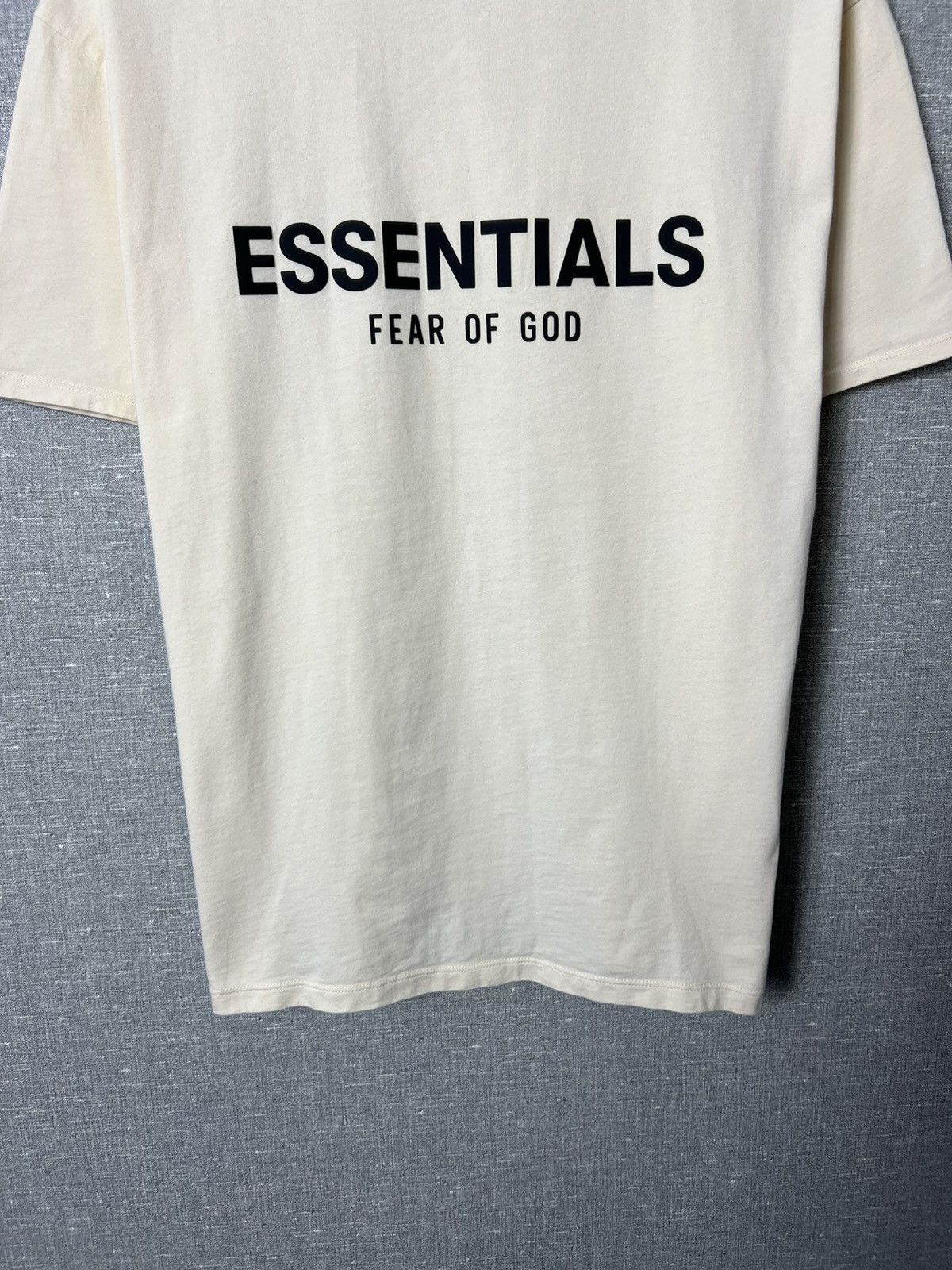 Fear of God FEAR OF GOD Essentials Back Big Logo Tee FOG Beige T-Shirt Size US M / EU 48-50 / 2 - 3 Thumbnail