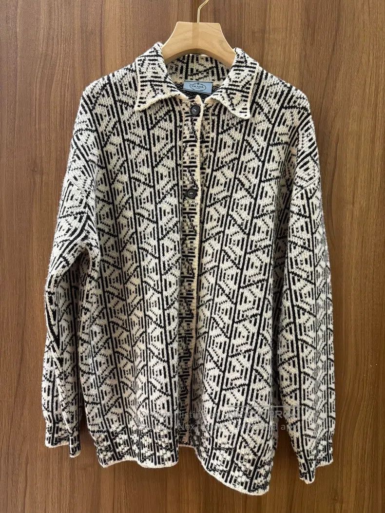 Prada Prada Black and white geometric jacquard wool cardigan coa Size XS / US 0-2 / IT 36-38 - 1 Thumbnail