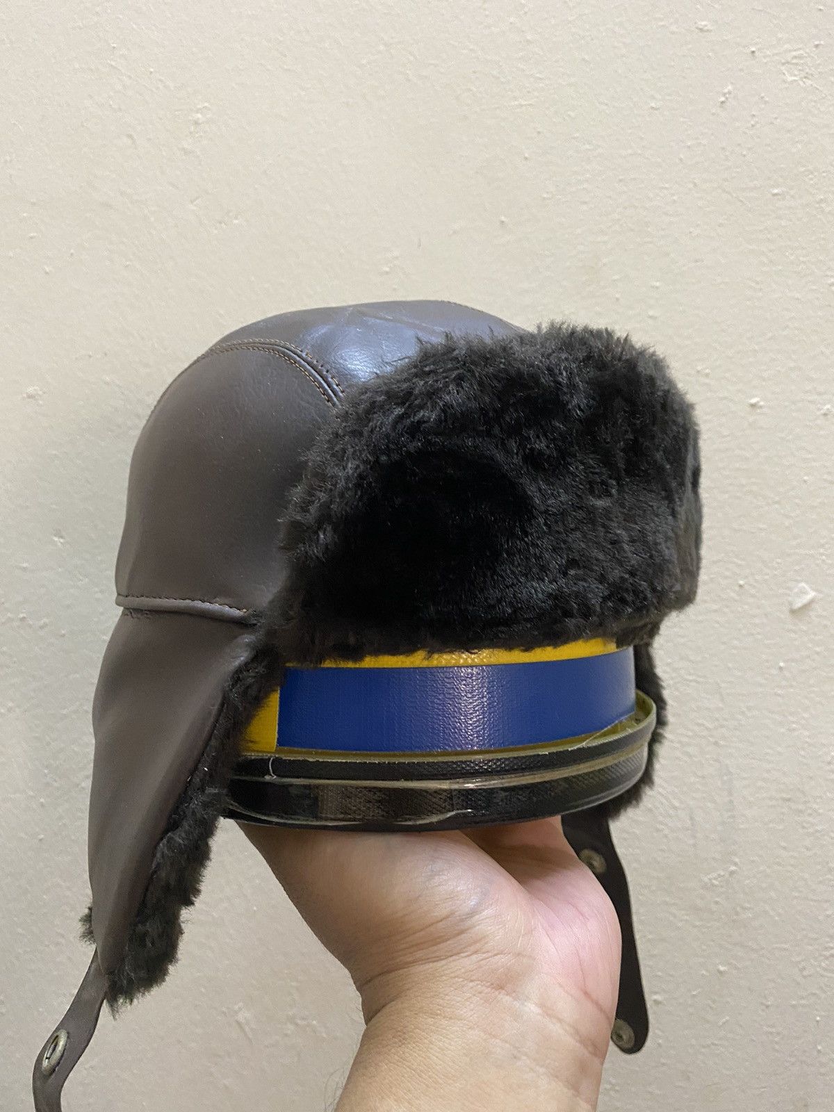 Other Vintage Unisex USA Made Ear Flap Winter Windproof Snow Hats Size ONE SIZE - 1 Thumbnail