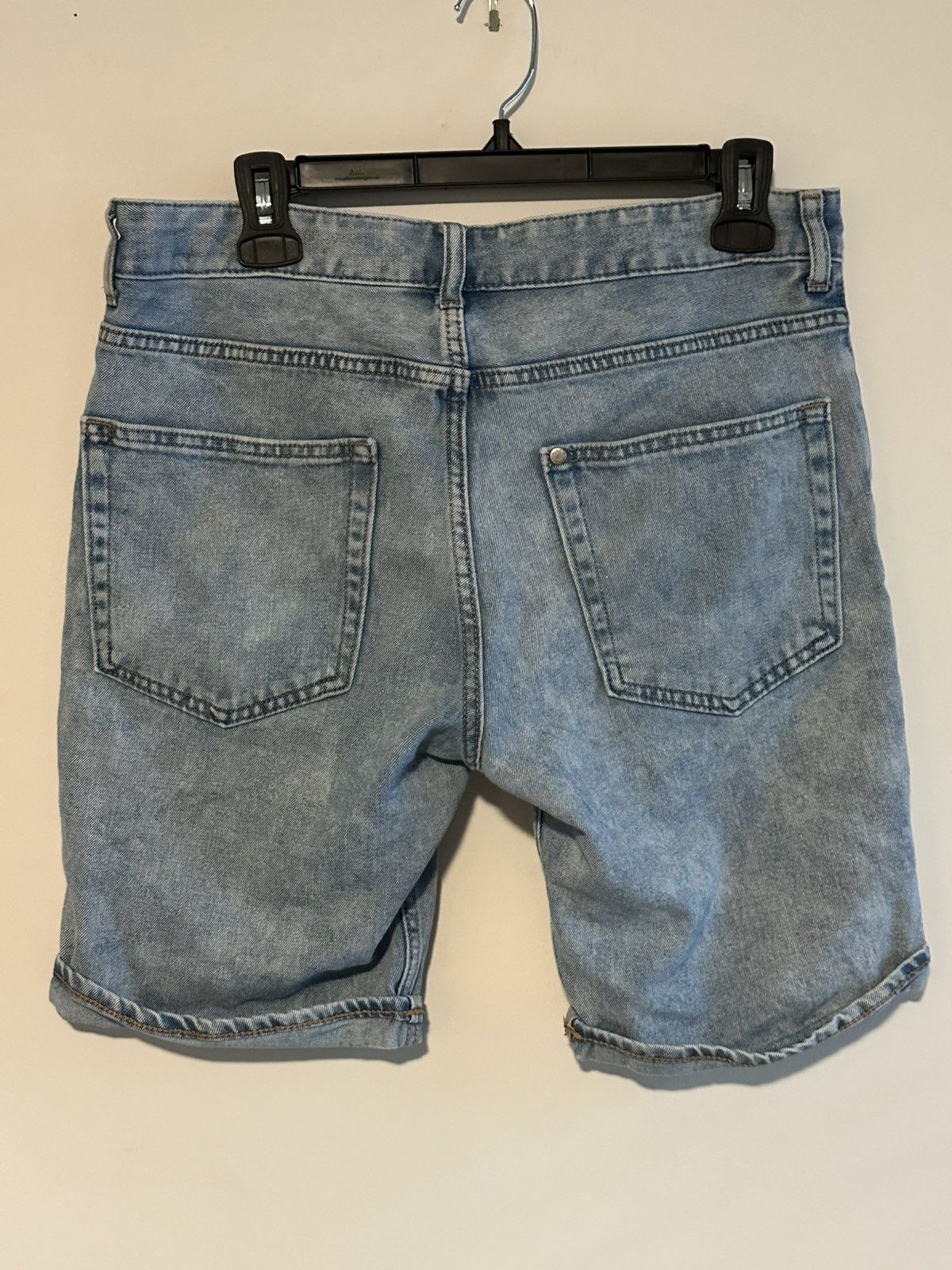 H&M H&M Slim Fit Button-fly Denim Shorts Size US 32 / EU 48 - 4 Thumbnail