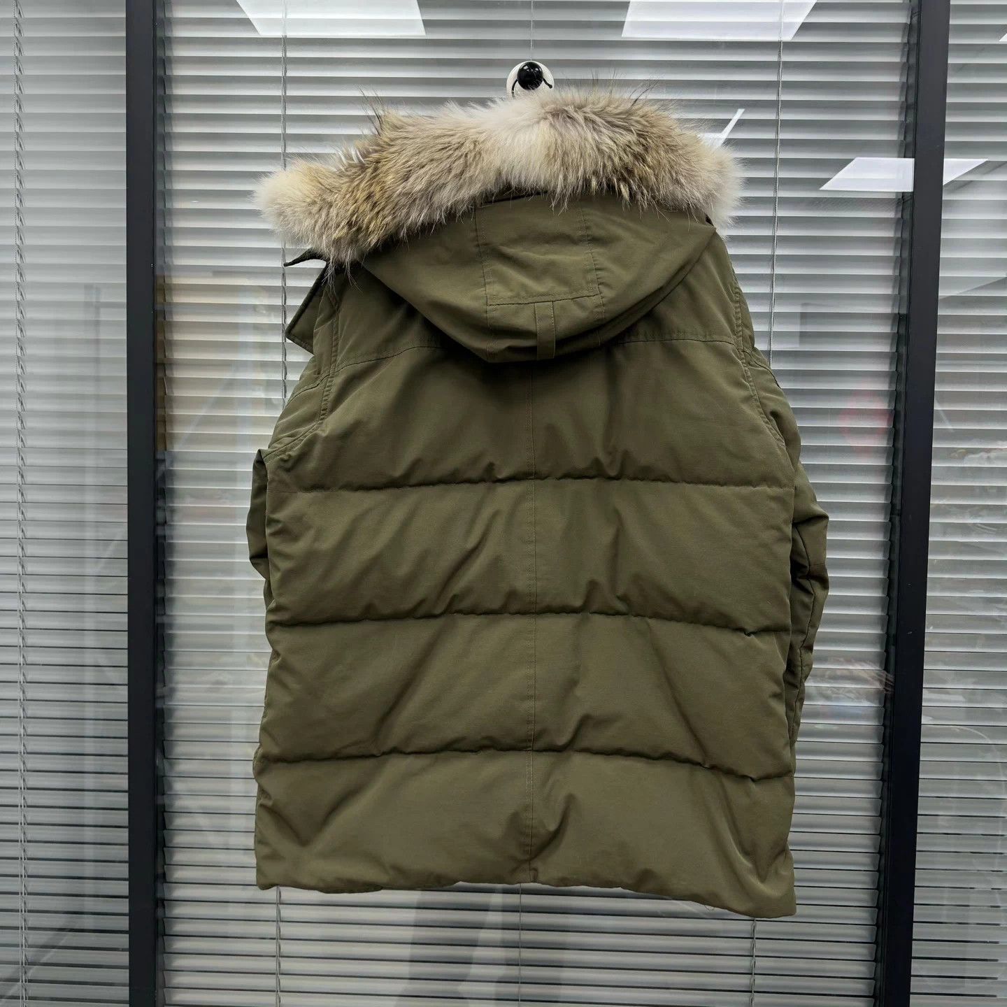 Canada Goose Canada Goose Wyndham Military Green XL Cuff Snags Size US XL / EU 56 / 4 - 2 Thumbnail