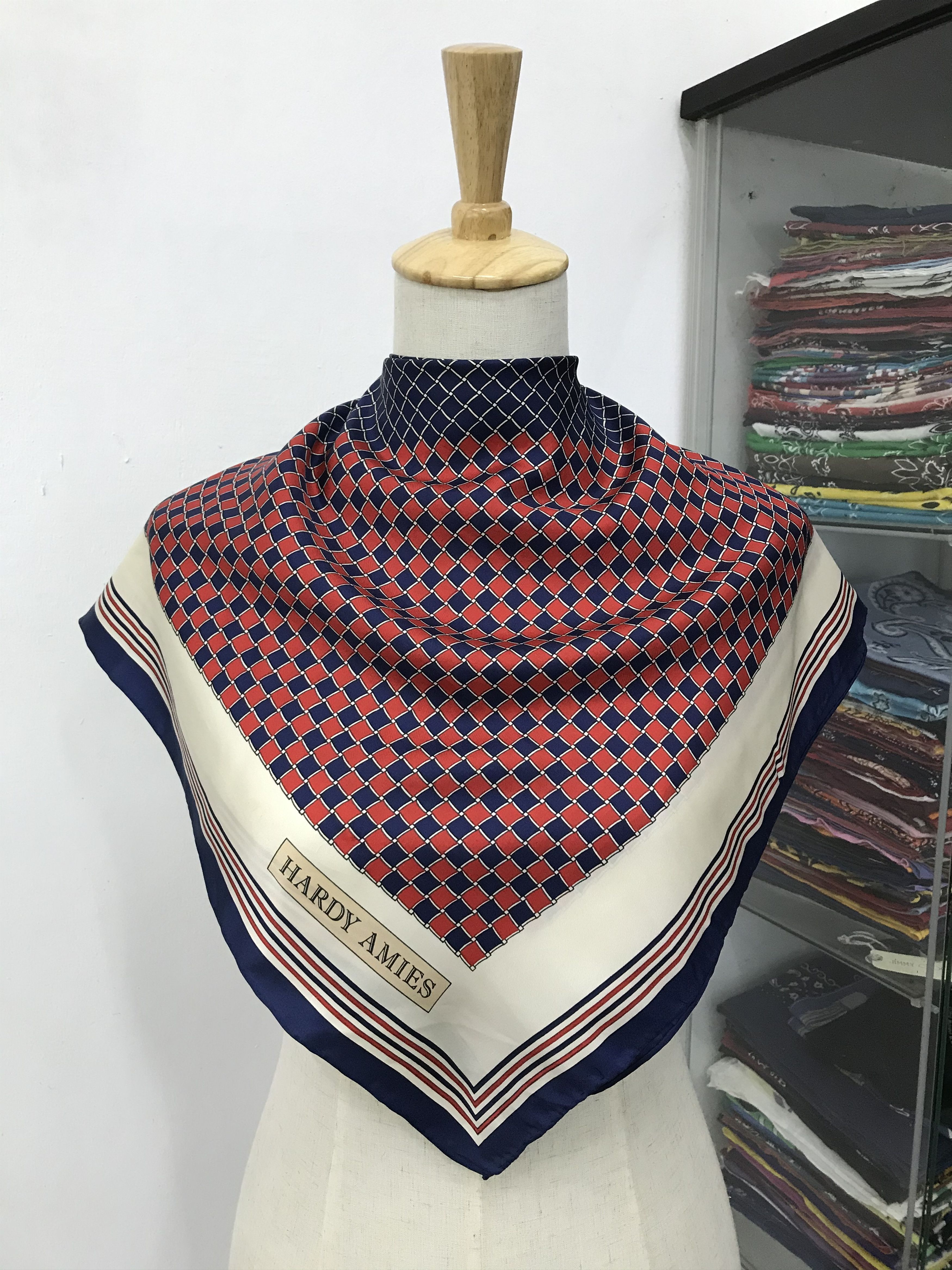 Hardy Amies × Vintage Vintage Hardy Amies Silk Scarf Size ONE SIZE - 1 Thumbnail