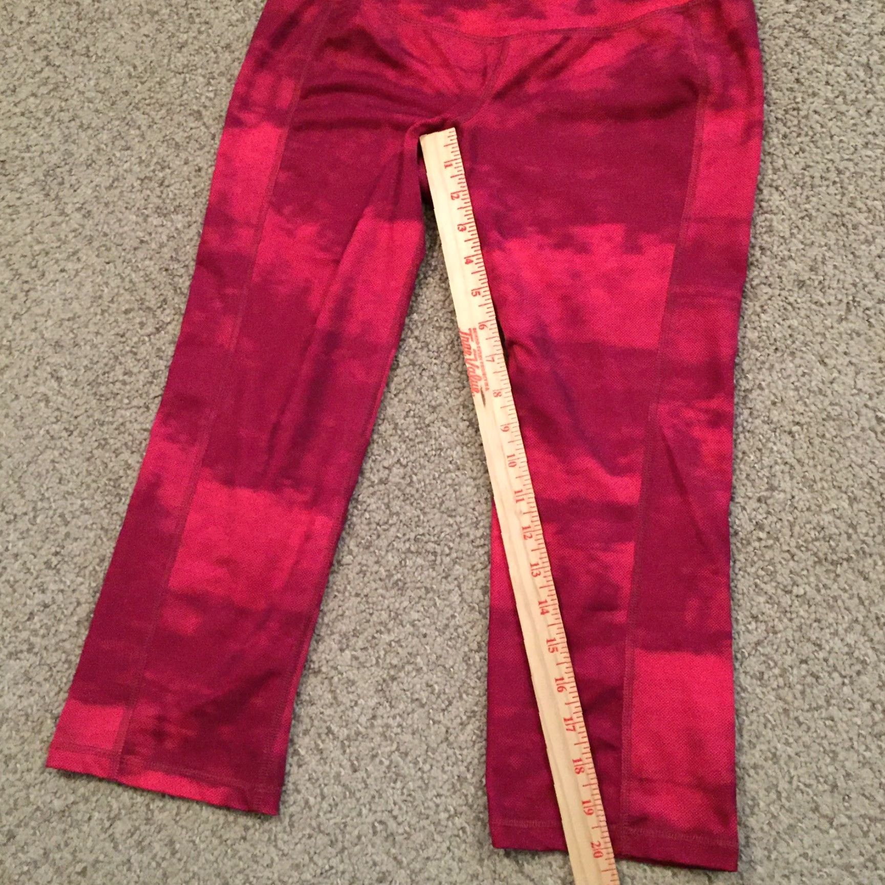 Old Navy Old Navy Leggings Shirt Women's Medium Red Knee Length Geometric Jegging Activewear M Red Polyester Blend 20 in Inseam Size 32" / US 10 / IT 46 - 5 Thumbnail