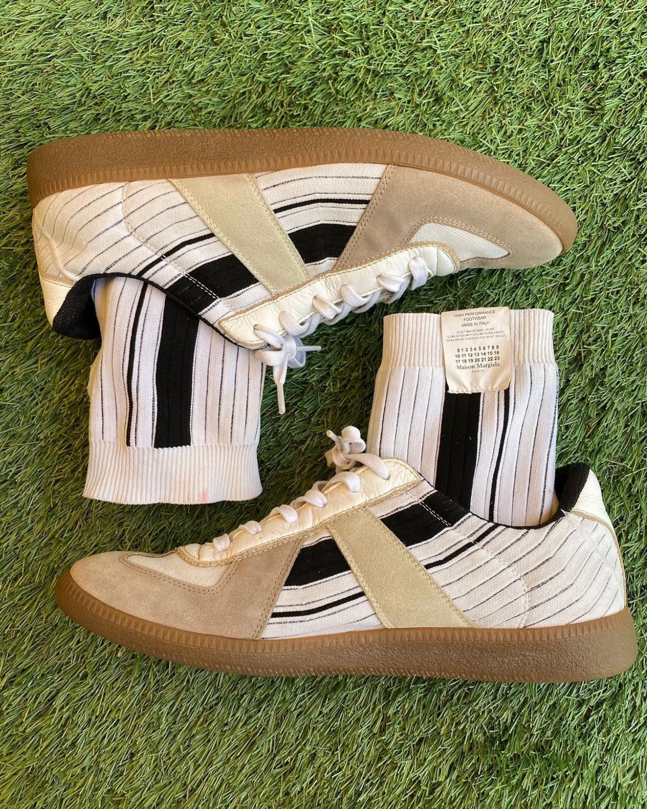Maison Margiela Maison Margiela white and black replica sock Size US 10 / EU 43 - 1 Thumbnail