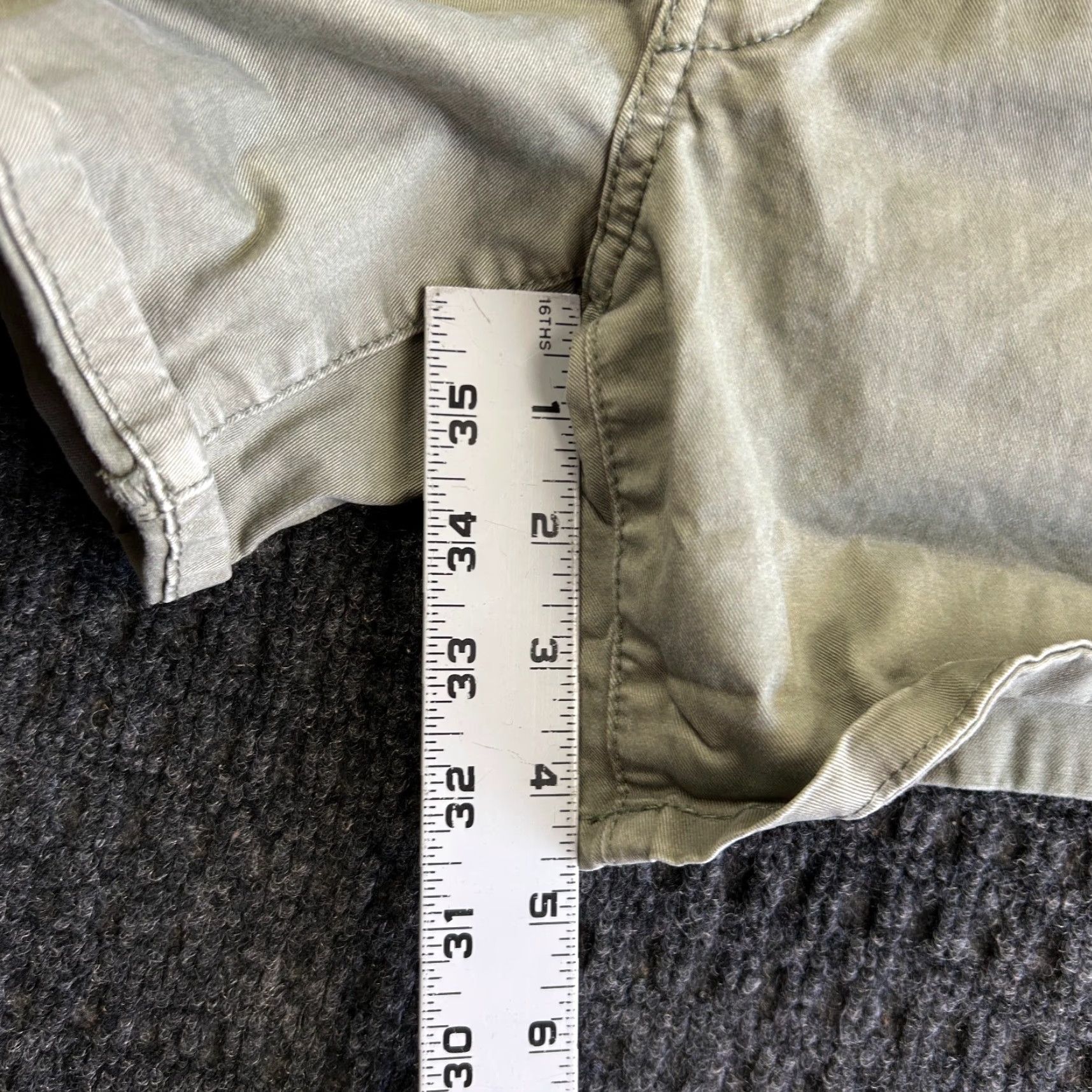 American Eagle Outfitters VINTAGE American Eagle Outfitters Chino Shorts 8 Green Low Rise 5-Pocket Design Zip Button Logo Casual Women US Retro Size 30" / US 8 / IT 44 - 7 Thumbnail