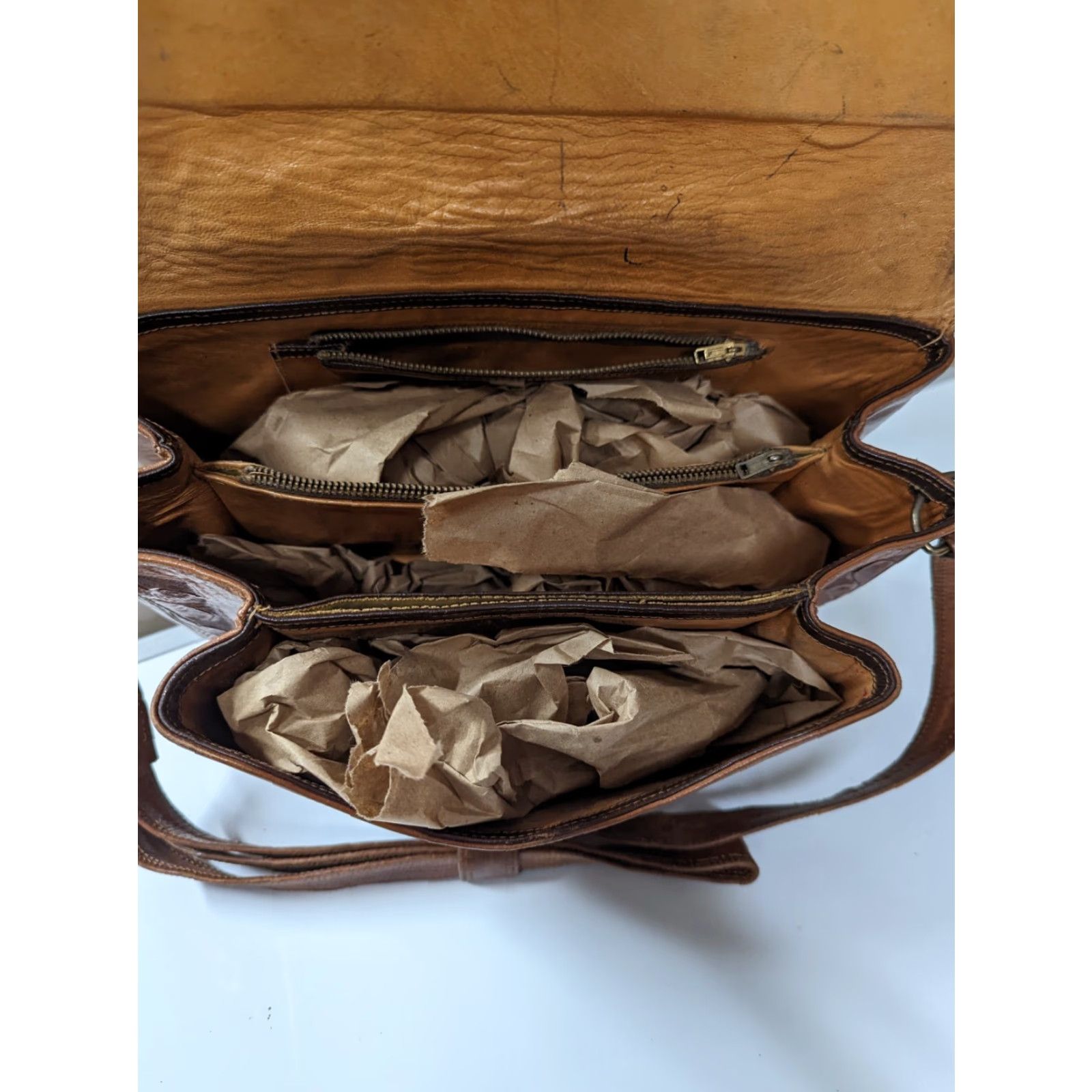 Vintage VINTAGE Leather Hand Tooled Embossed Mexican Handbag Roses Purse Woman Brown Leather Exterior Zipped Compartments 12.5in x 10in Medium Size ONE SIZE - 6 Thumbnail