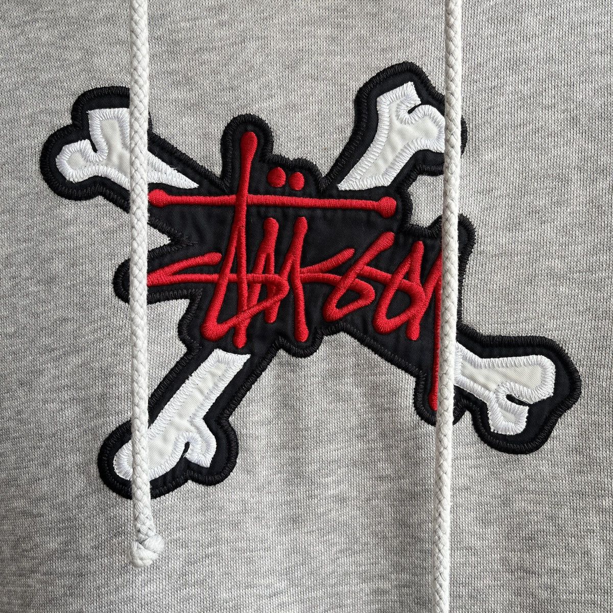 VINTAGE STUSSY SKULL BIG LOGO FRONT DISTRESSED HOODIE