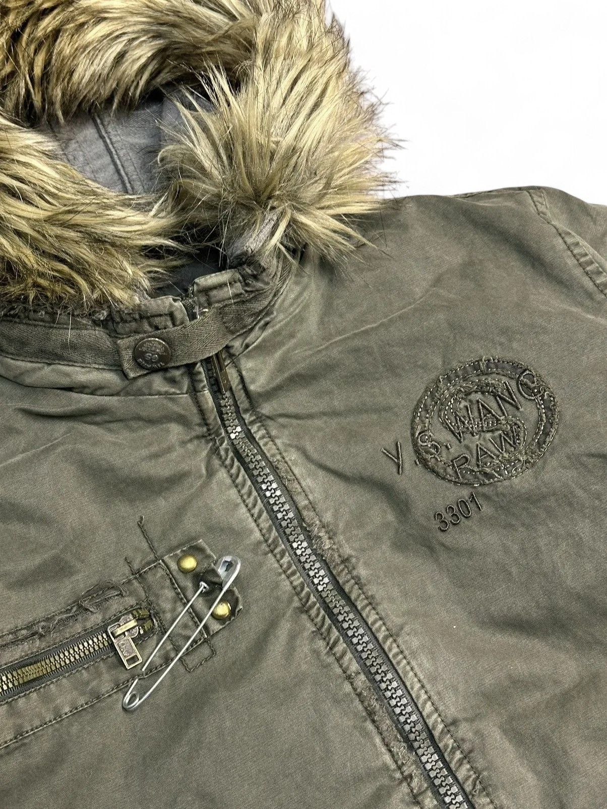 Le Grande Bleu (L.G.B.) Vintage Army Green Fur Hood Jacket Y2K faded Military Style Size US M / EU 48-50 / 2 - 8 Thumbnail