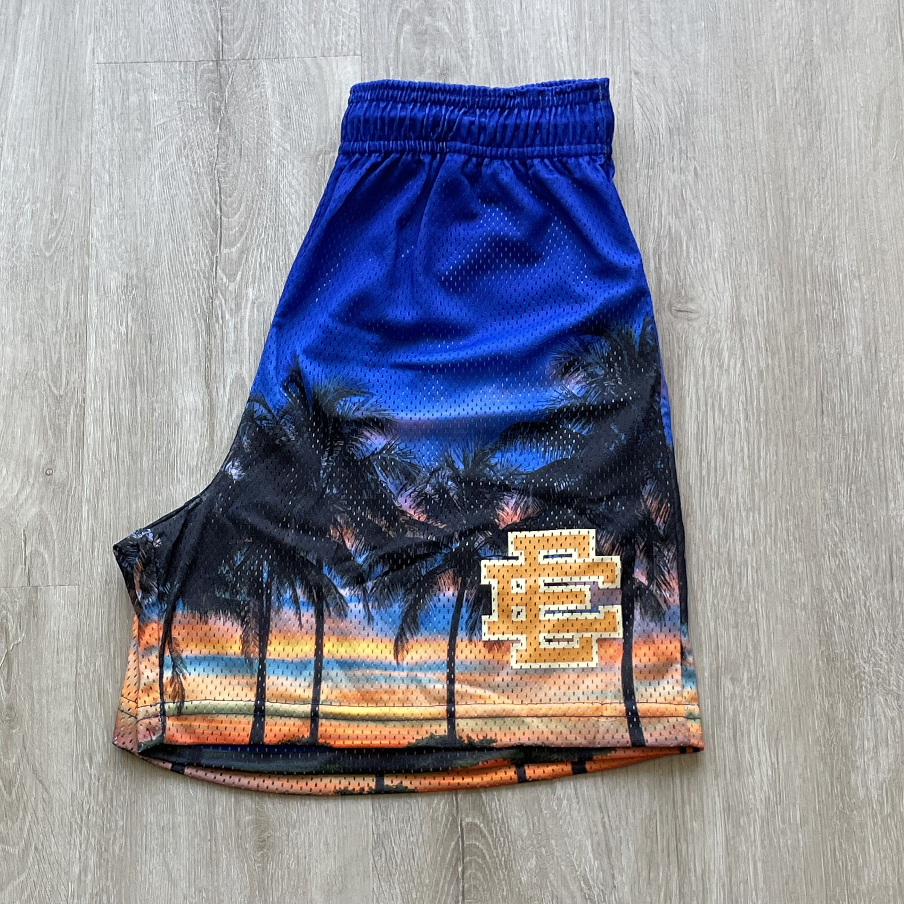 Eric Emanuel Eric Emanuel EE Basic/Core Short Miami Palm Trees & Sunset Size US 34 / EU 50 - 1 Thumbnail