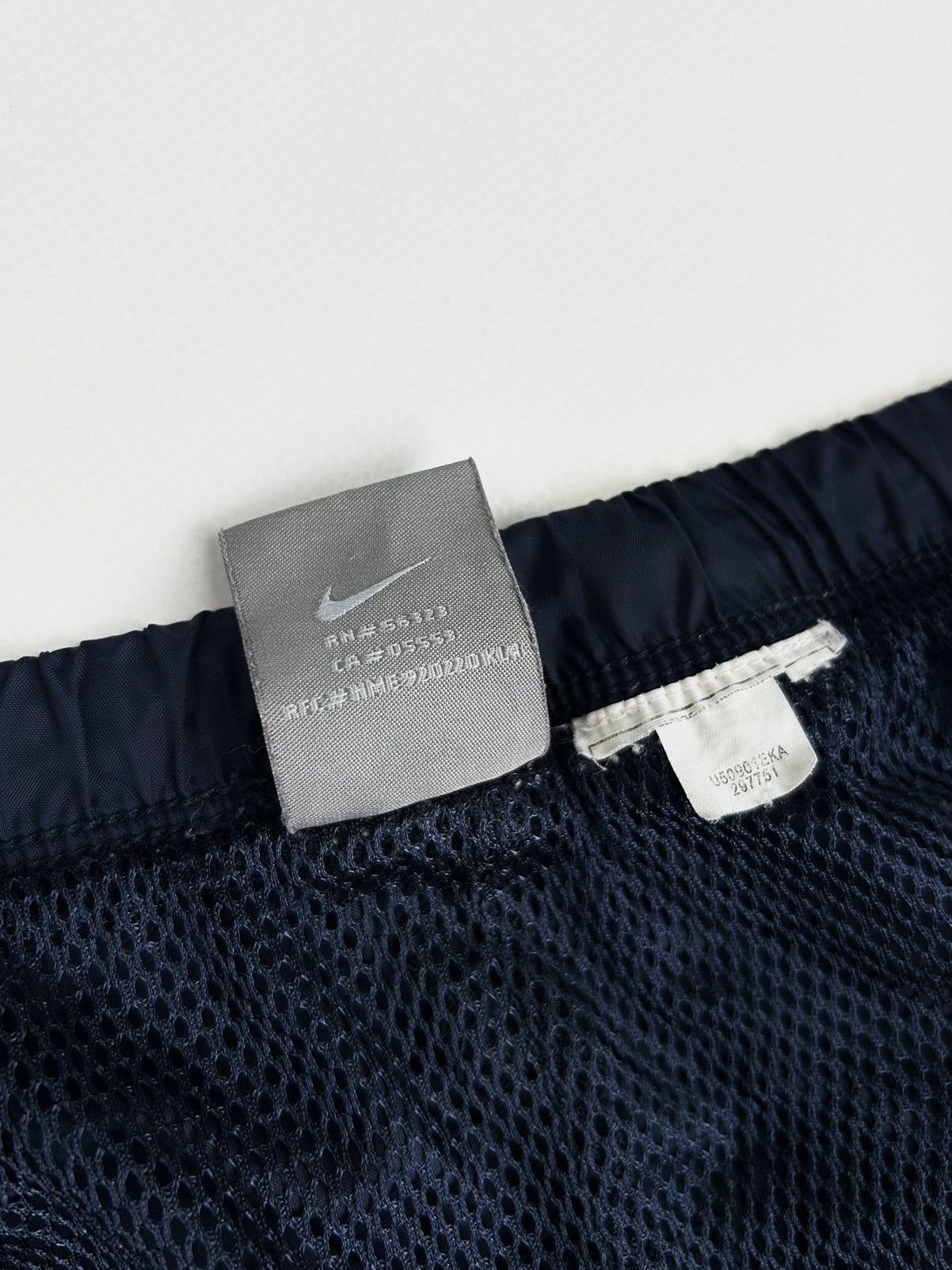 Nike × Vintage Vintage Nike Nylon Women’s Track Pants Y2k Navy Size 34" / US 12 / IT 48 - 11 Thumbnail