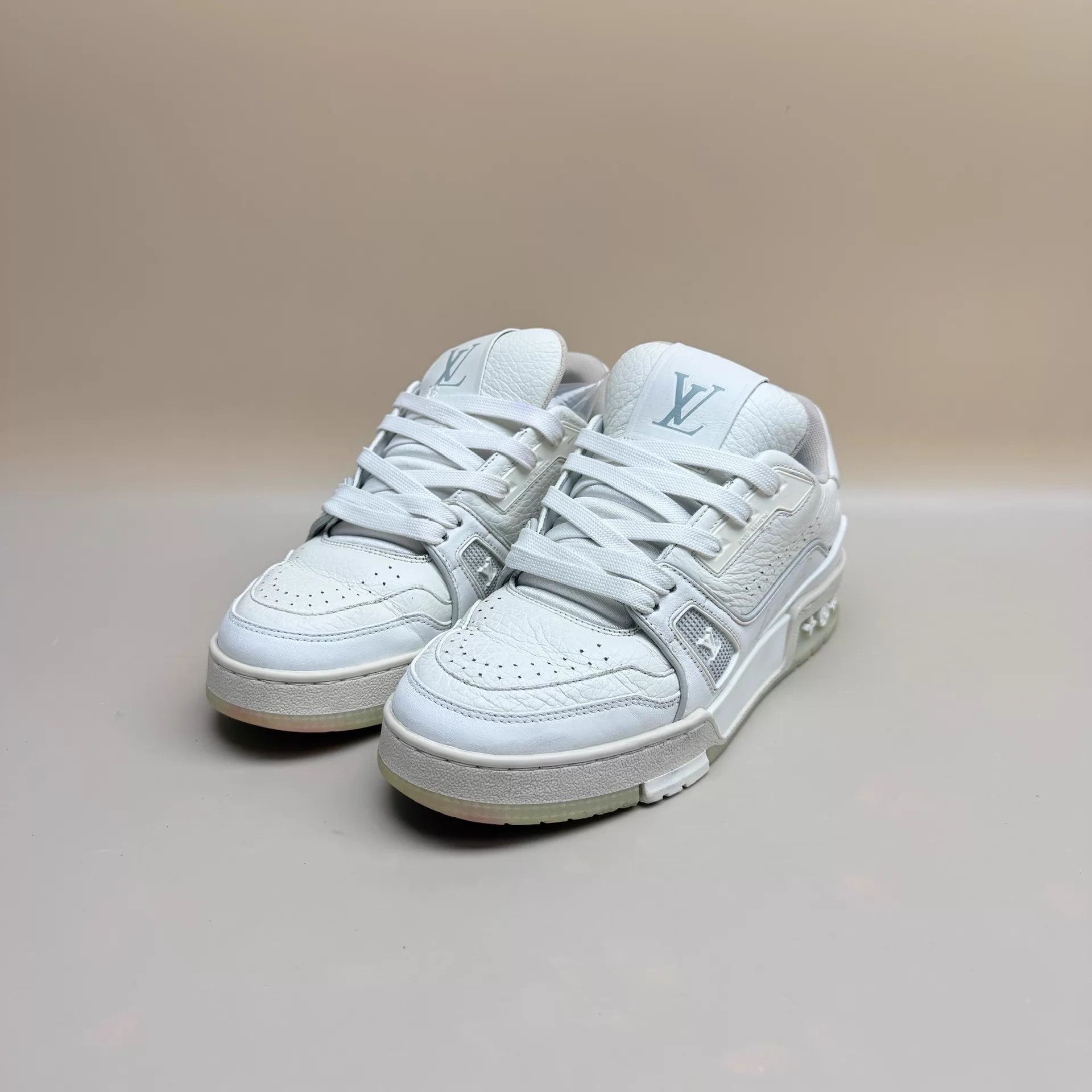 Louis Vuitton Louis Vuitton White Lace-up Trainer Women's 36 95 new Size US 5.5 / IT 35.5 - 1 Thumbnail