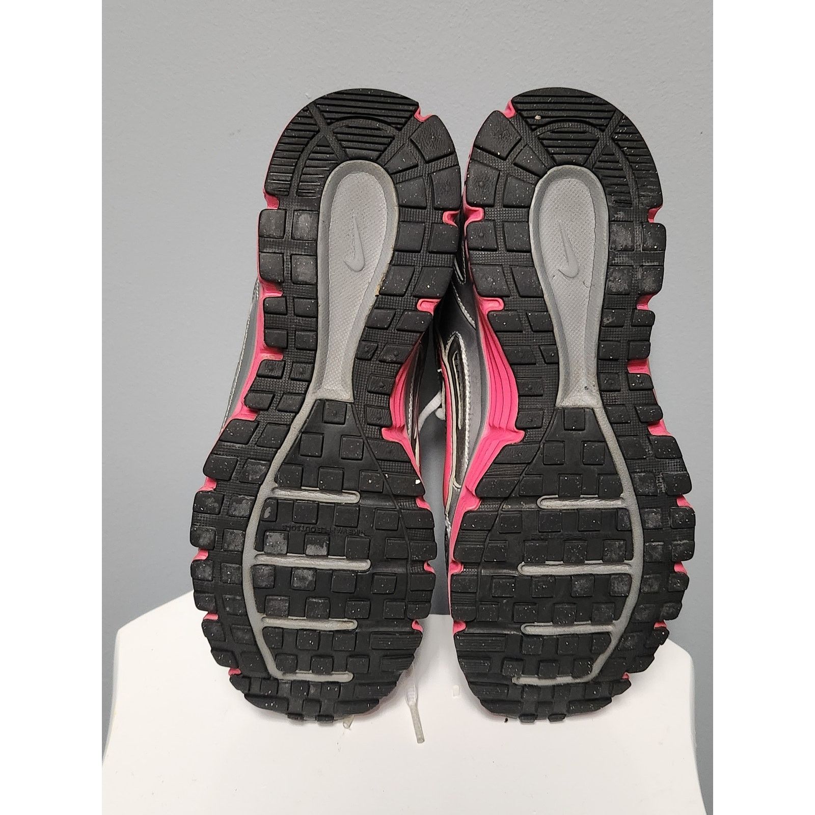 Nike Nike Dual Fusion ST Grey and Pink 9.5 Women's Size US 9.5 / IT 39.5 - 5 Thumbnail