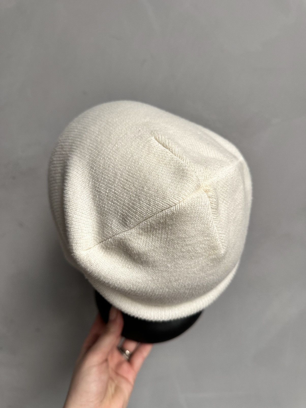 Carhartt Wow 😻 White Beanie Carhartt Y2K Streetwear Outdoor Arcteryx Size ONE SIZE - 6 Thumbnail