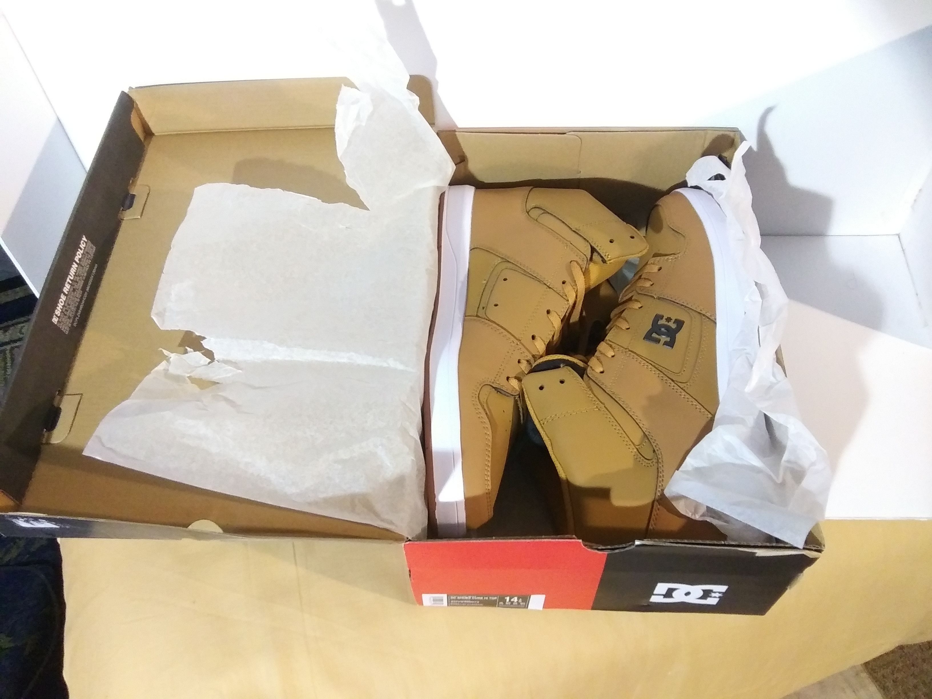 DC DC Cure Hi Top Size US 14 / EU 47 - 9 Thumbnail