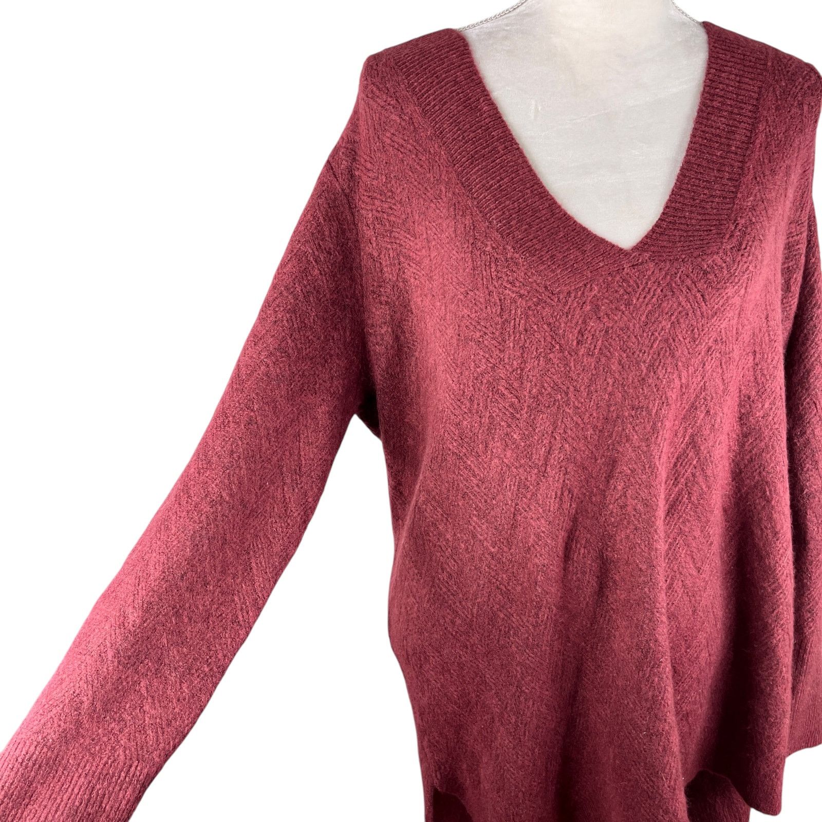 Chicos Chicos Herringbone Tunic Sweater V-Neck Cranberry 2 L New Size L / US 10 / IT 46 - 5 Thumbnail