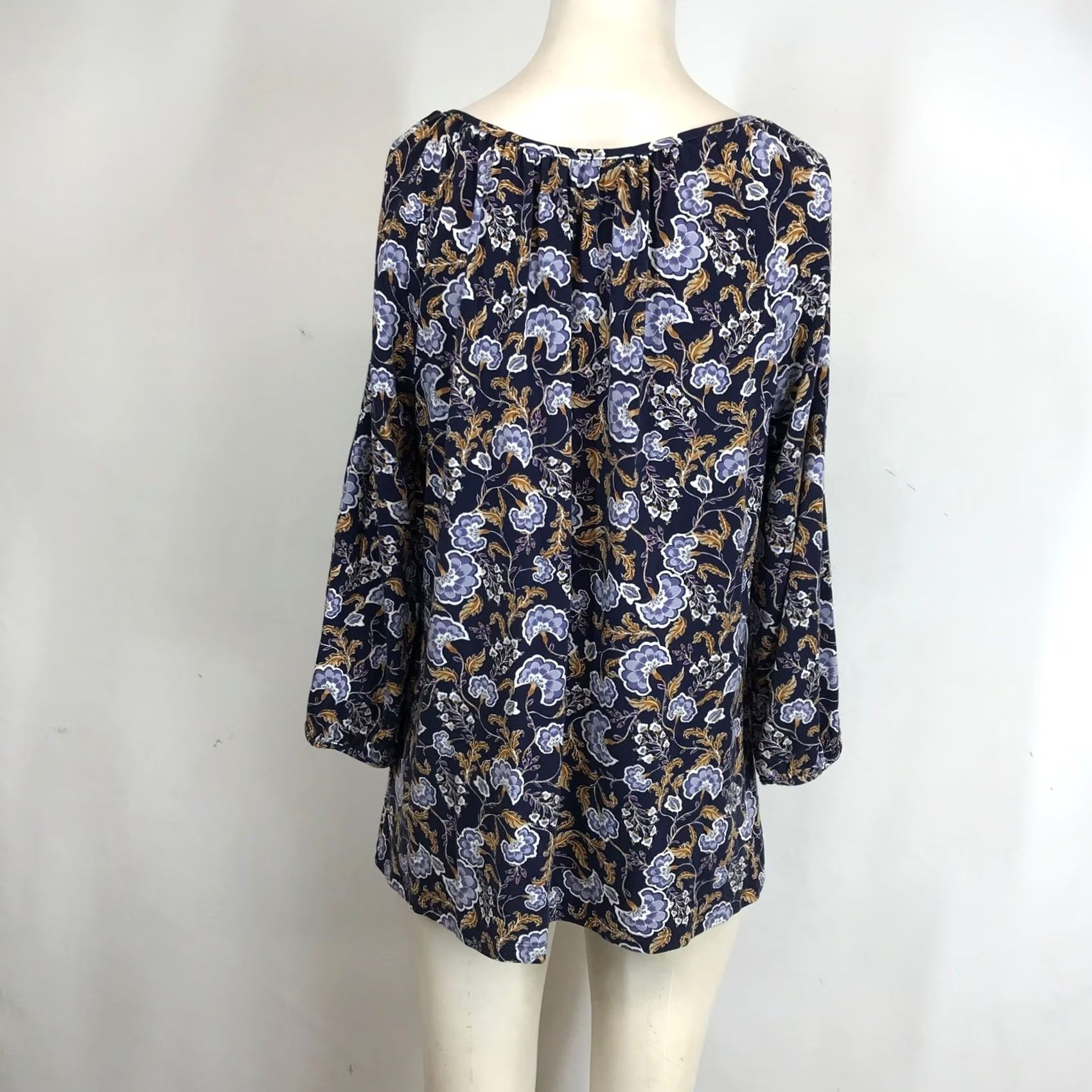 Vintage Garnet Hill Blouse Floral Print Tie Neck 3/4 Sleeve Navy Blue Women's Size S Size S / US 4 / IT 40 - 5 Thumbnail