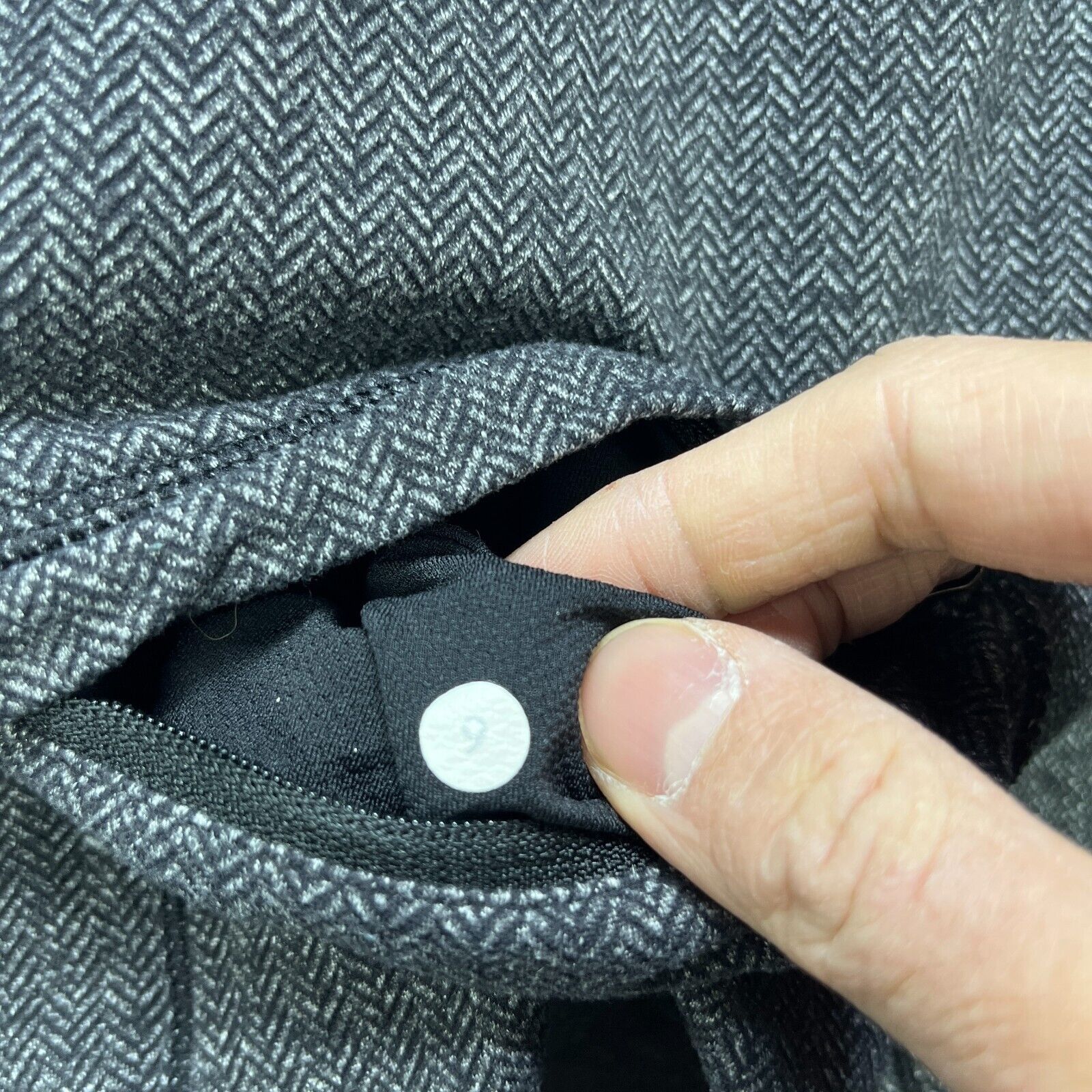 Lululemon × Vintage Lululemon Base Runner 1/2 Zip Herringbone Black High Neck 9 Size M / US 6-8 / IT 42-44 - 9 Thumbnail