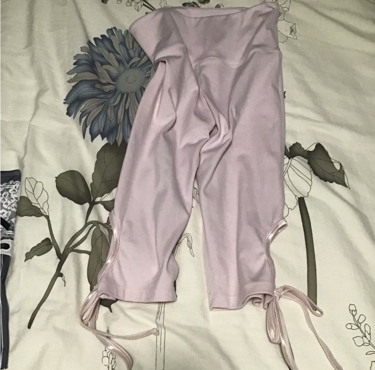 Other Warm Up Cut Out High Waist Capri Pants Size 26" / US 2 / IT 38 - 4 Thumbnail